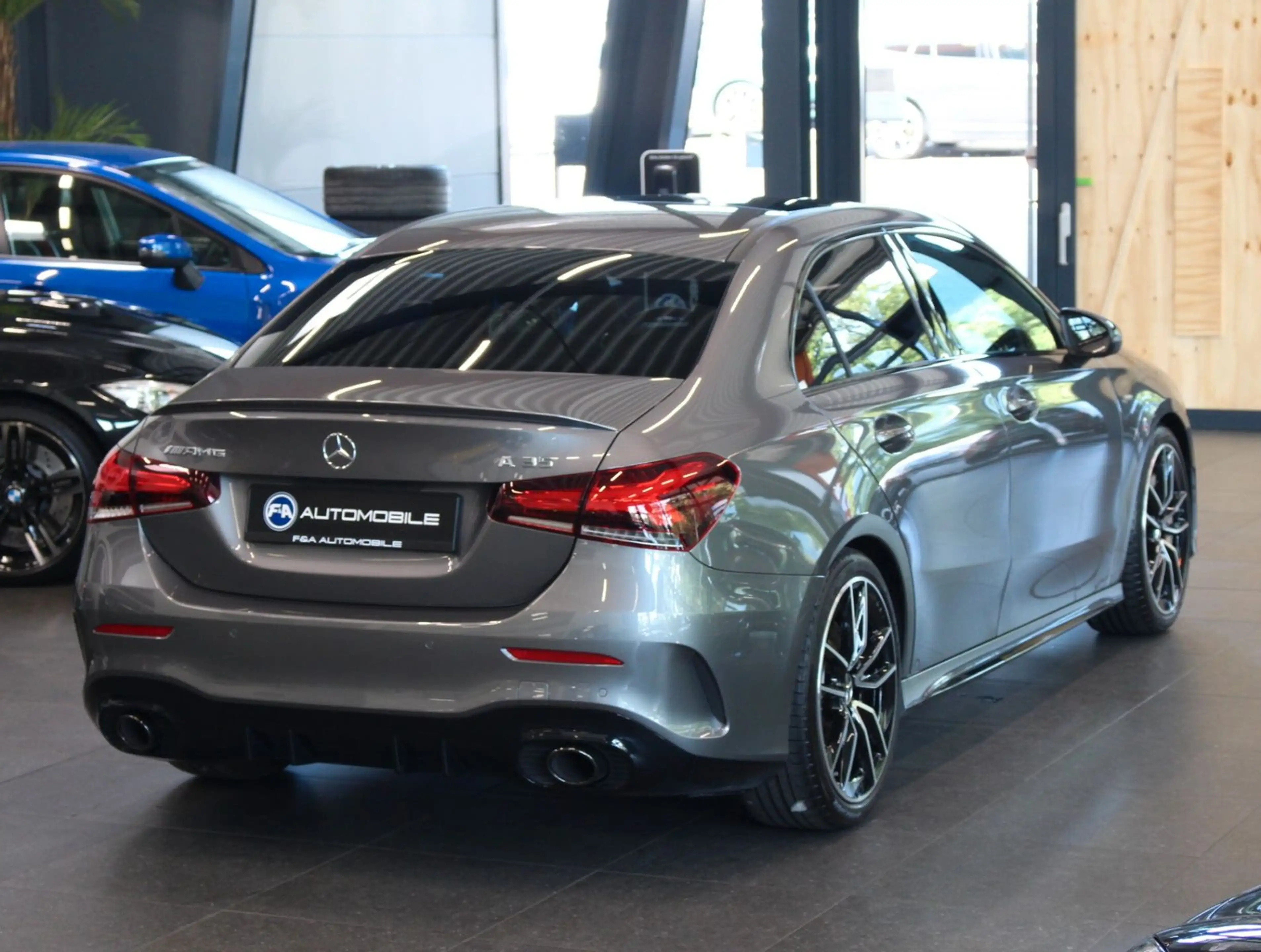 Mercedes-Benz A 35 AMG Limo*Pano*Kamera*2.Hand — photo 5