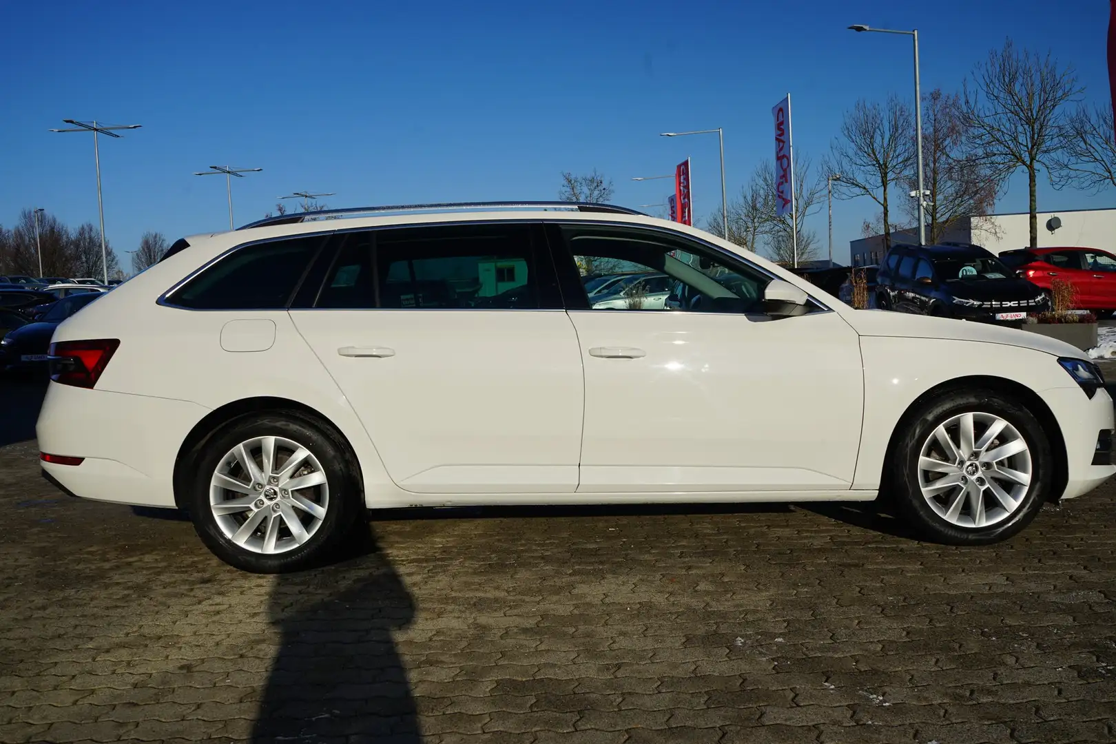 Skoda Superb Combi 1.5 TSI DSG Style LED Navi Kamera Weiß - 2