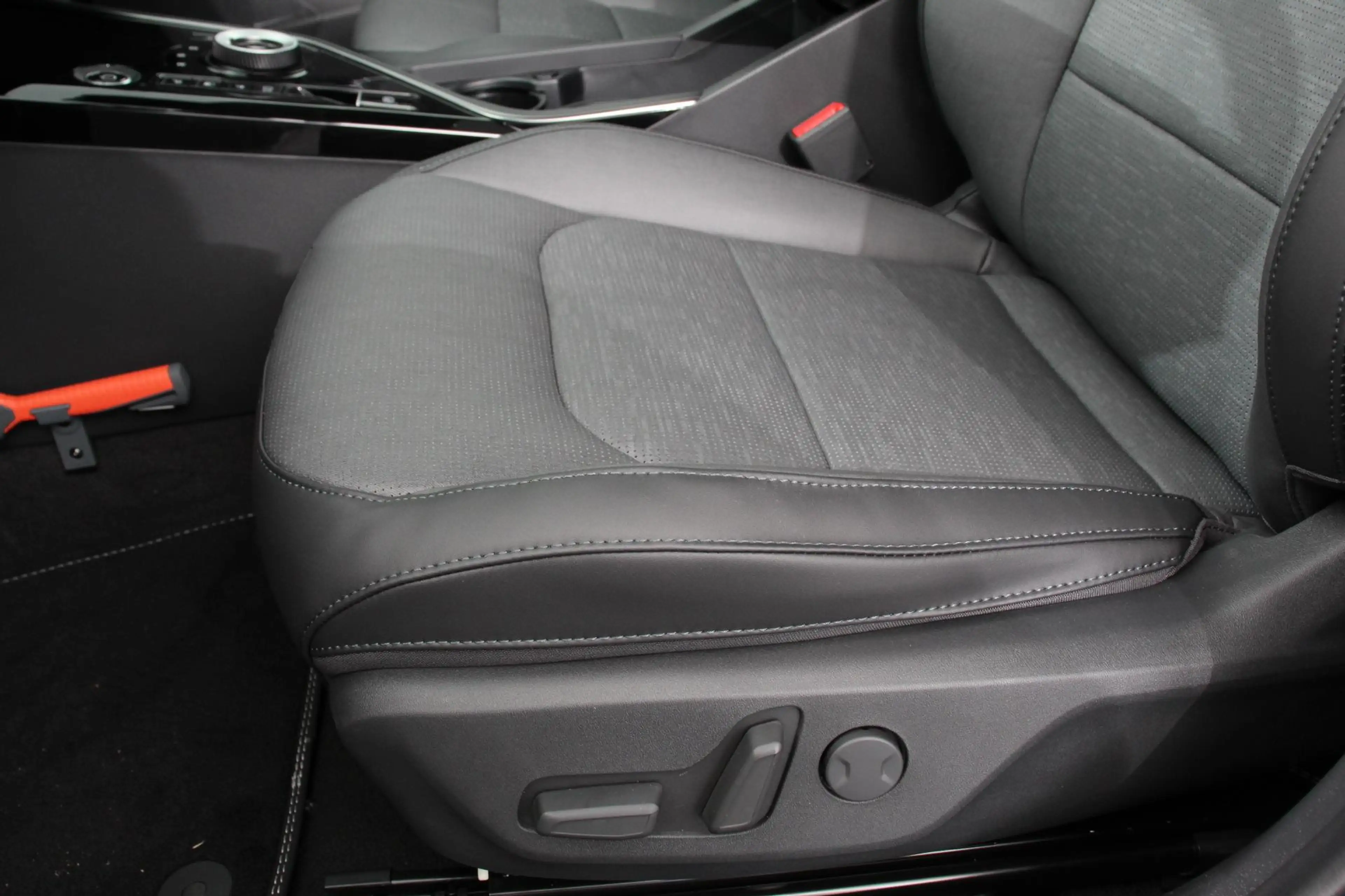 Kia e-Niro EV DynamicPlusLine 64.8 kWh Navigatie Half Leder S — photo 23