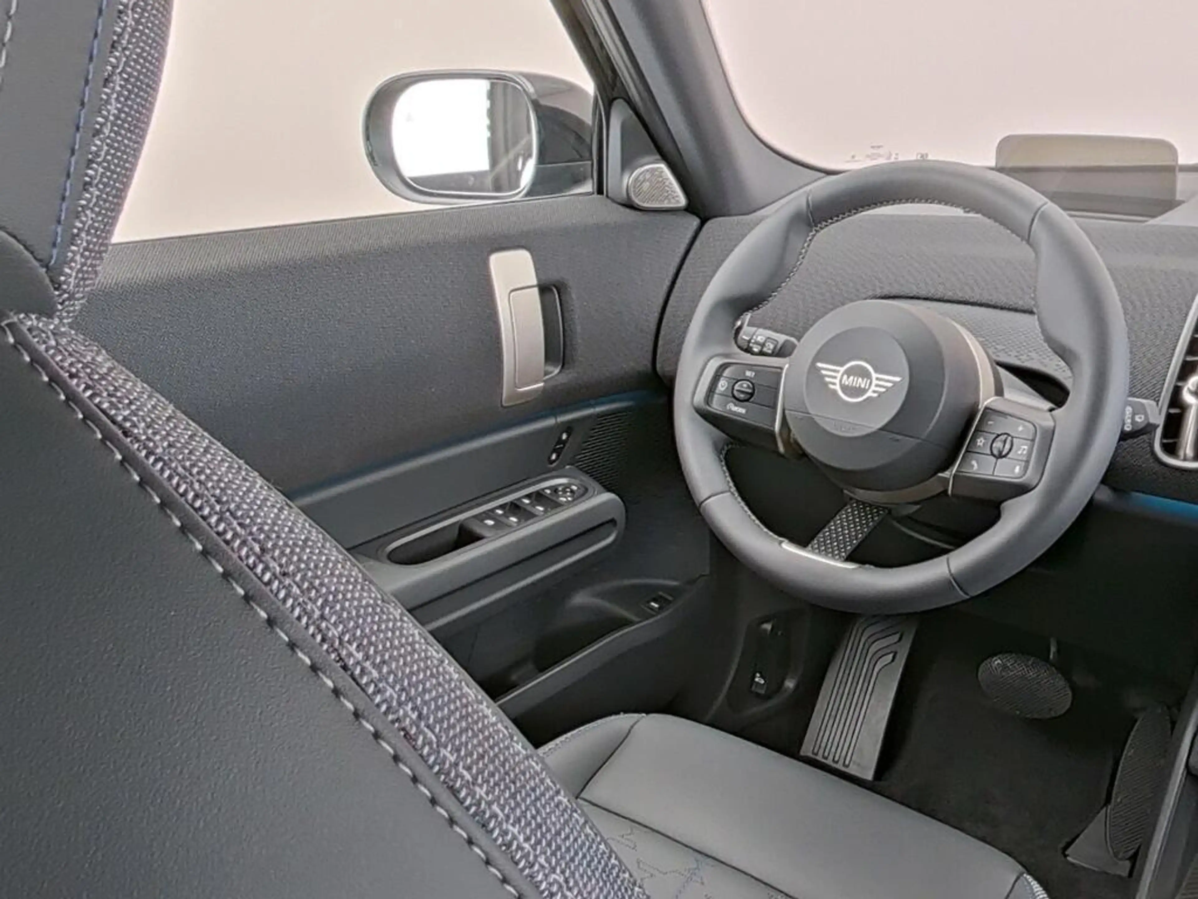 MINI Countryman 1.5 C Classic M — photo 4