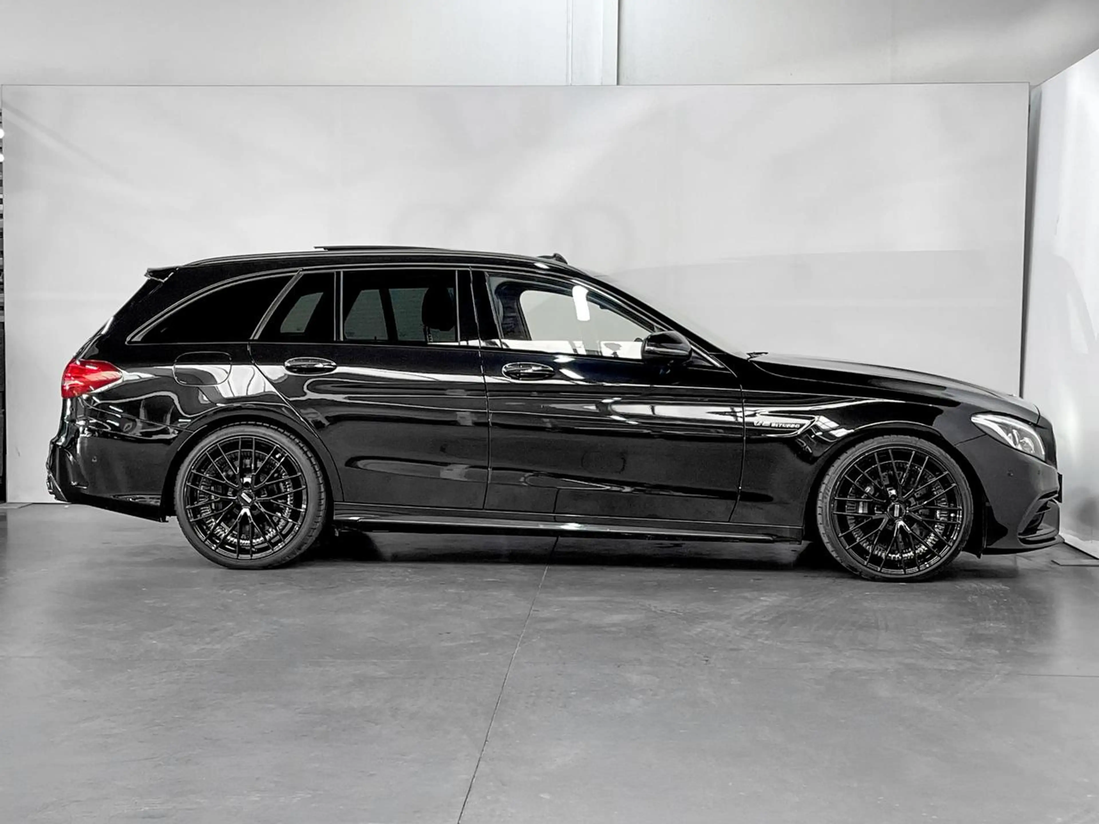 Mercedes-Benz C 63 AMG C 63 AMG Lichte vracht / Pano / 360° Cam / Burmester Sound / Leder — photo 4
