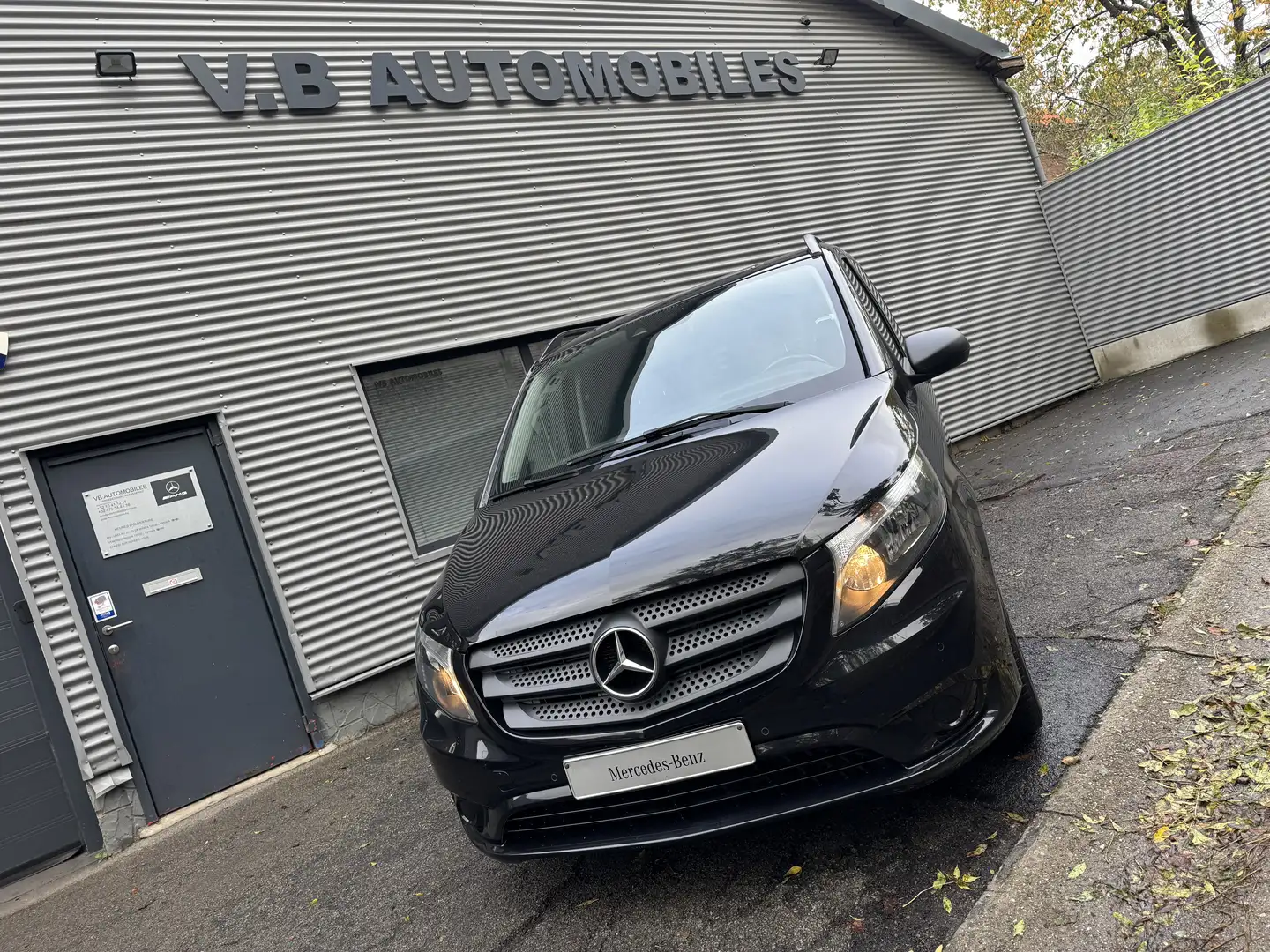 Mercedes-Benz Vito Tourer 8 places chassis court Année 04/12/2018 Zwart - 1