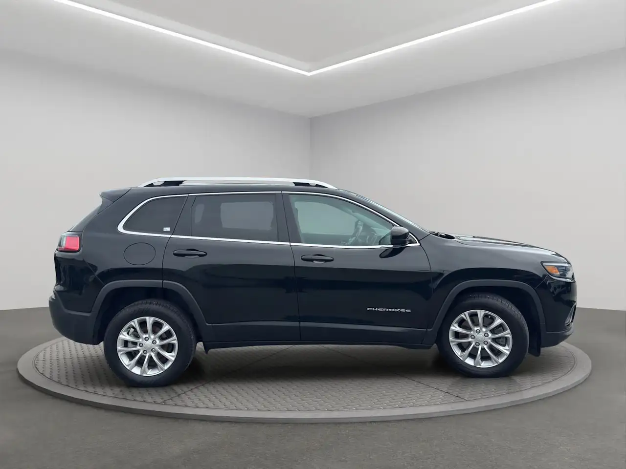 Jeep Cherokee снимка Jeep Cherokee