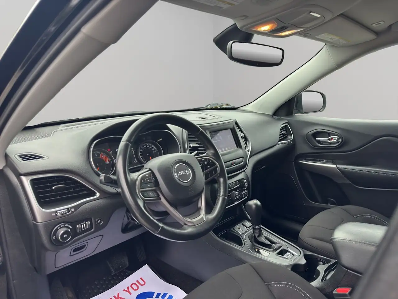 Jeep Cherokee снимка Jeep Cherokee