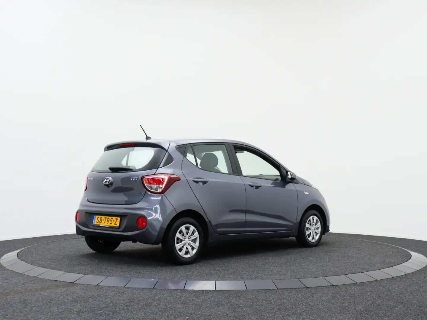 Hyundai i10 1.0i Comfort | Airco | Cruise control Grijs - 2