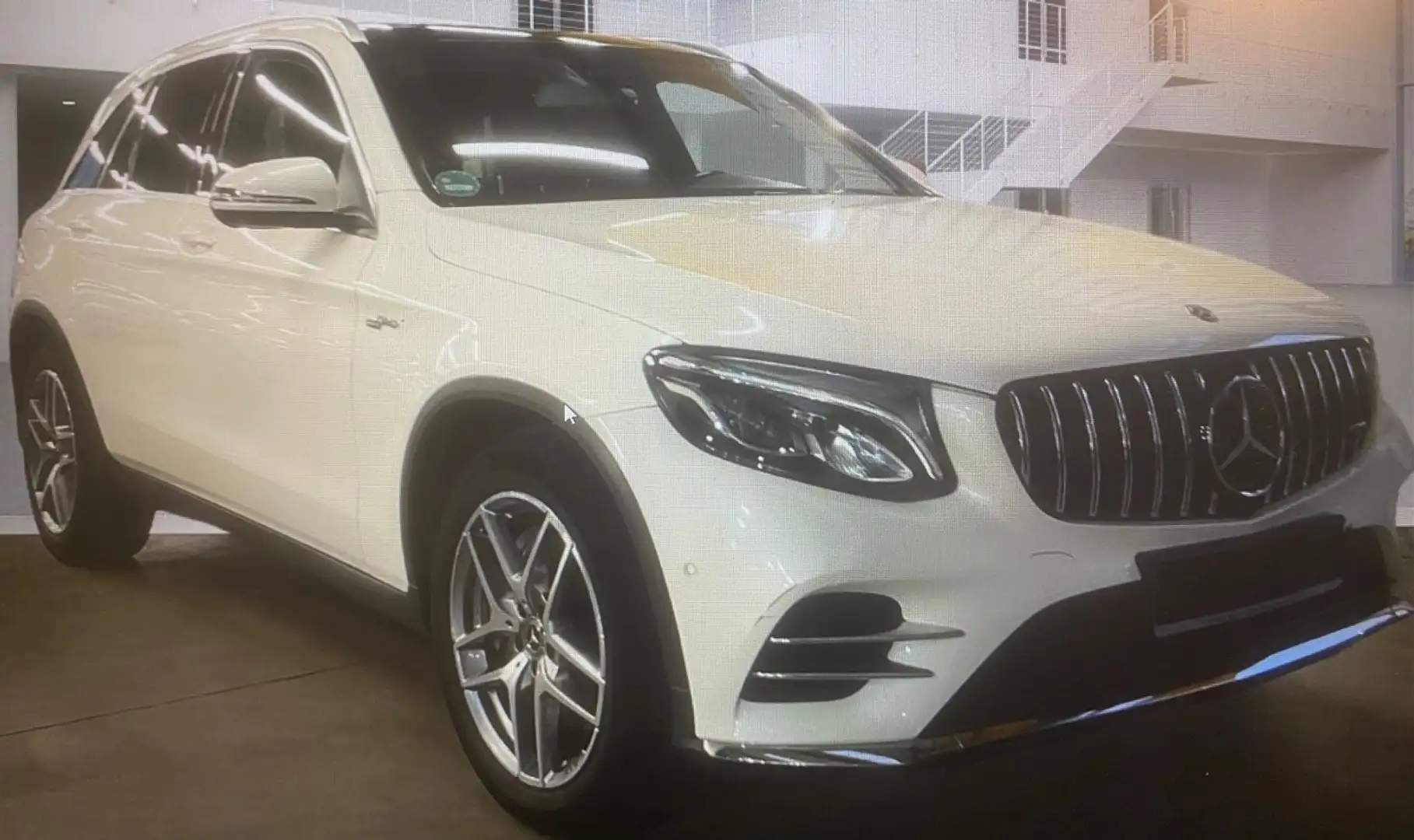 Mercedes-Benz GLC 300 4Matic AMG Pano Standeizung Distronic Blanc - 1