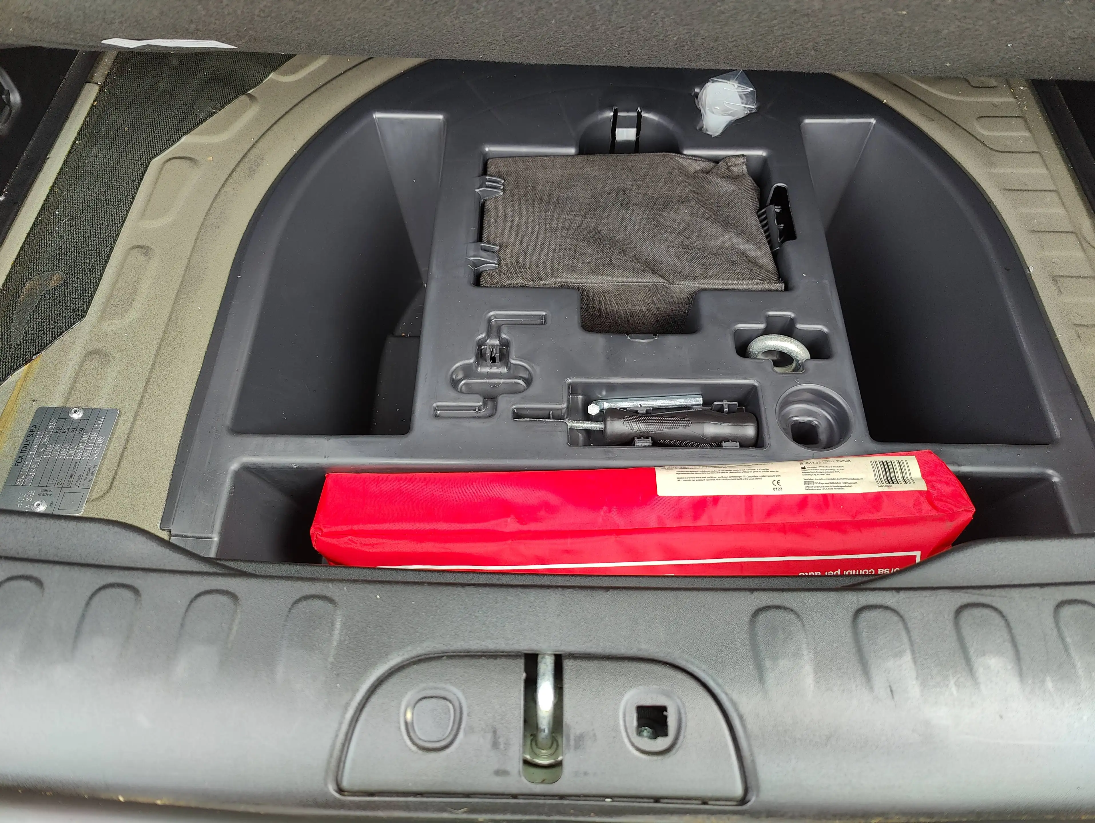 Fiat 500L Urban / Lounge Paket / 64.000km / Scheckheft — photo 16