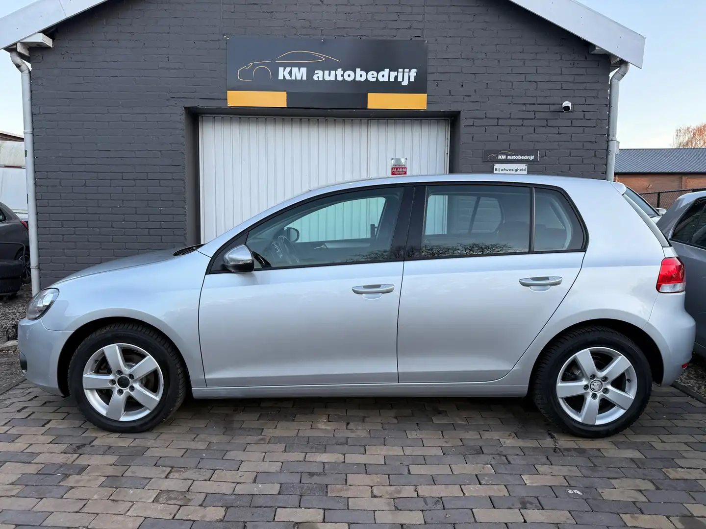 Volkswagen Golf 1.2 TSI Trendline *Clima*Nav*Nap* Grau - 2