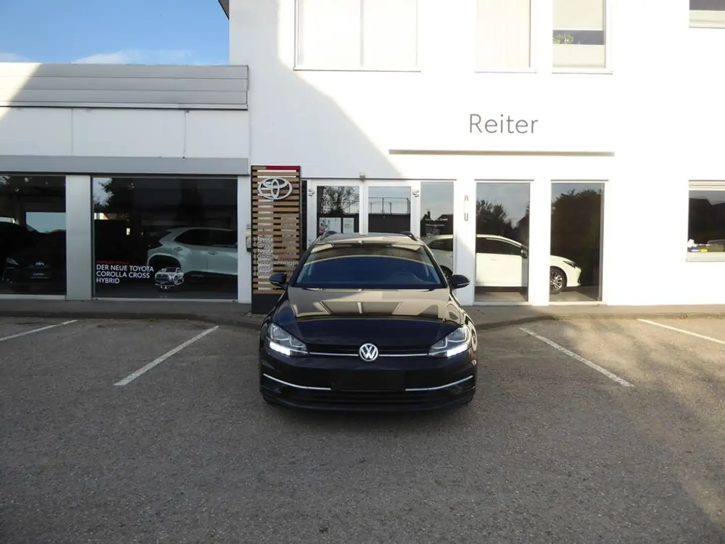Volkswagen Golf Variant 1,6 TDI *NAVI*LEDER*KAMERA* Schwarz - 1