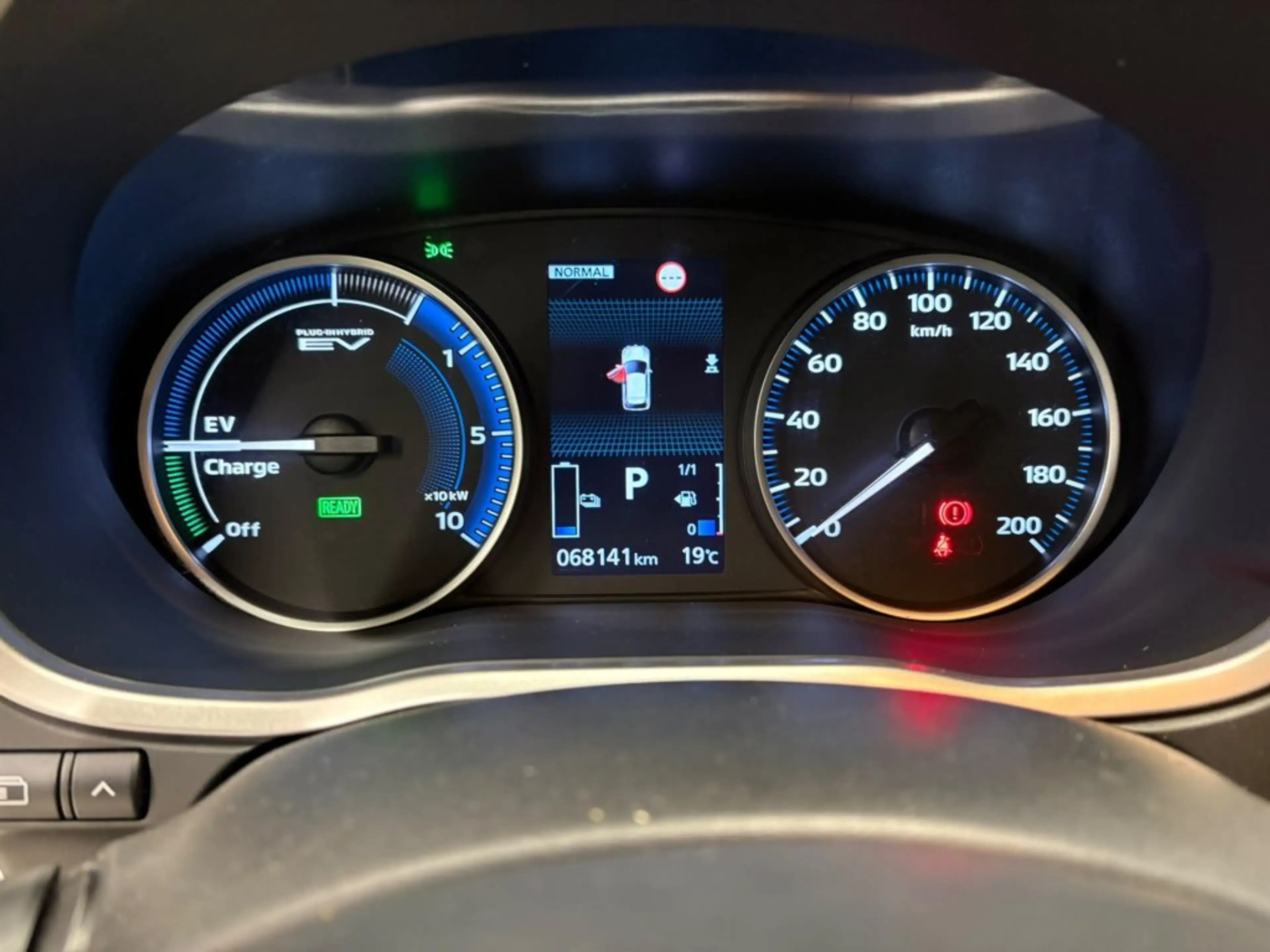 Mitsubishi Eclipse Cross PHEV 2,4 4WD Intense+ no HUD 21 — photo 10