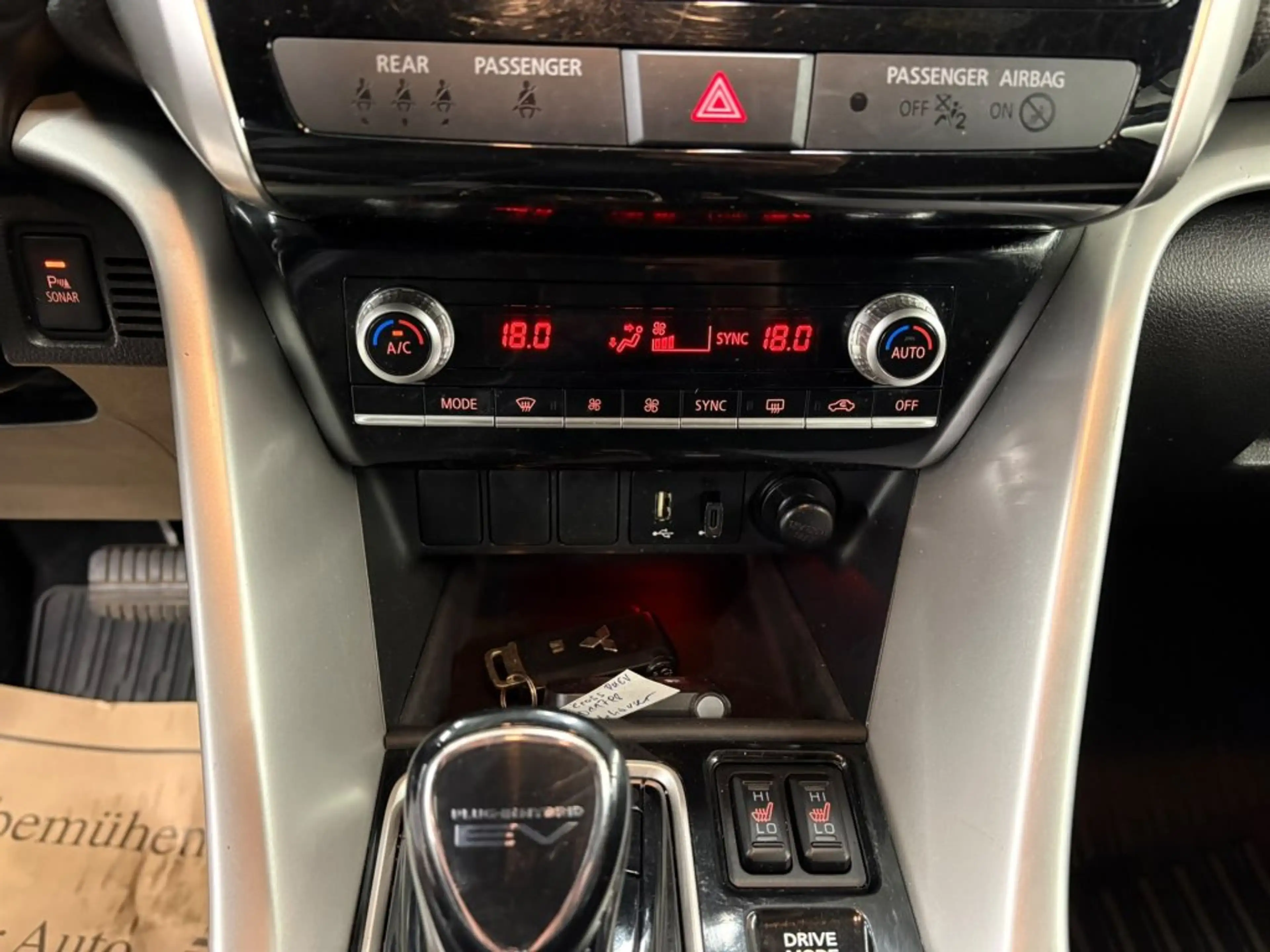 Mitsubishi Eclipse Cross PHEV 2,4 4WD Intense+ no HUD 21 — photo 12