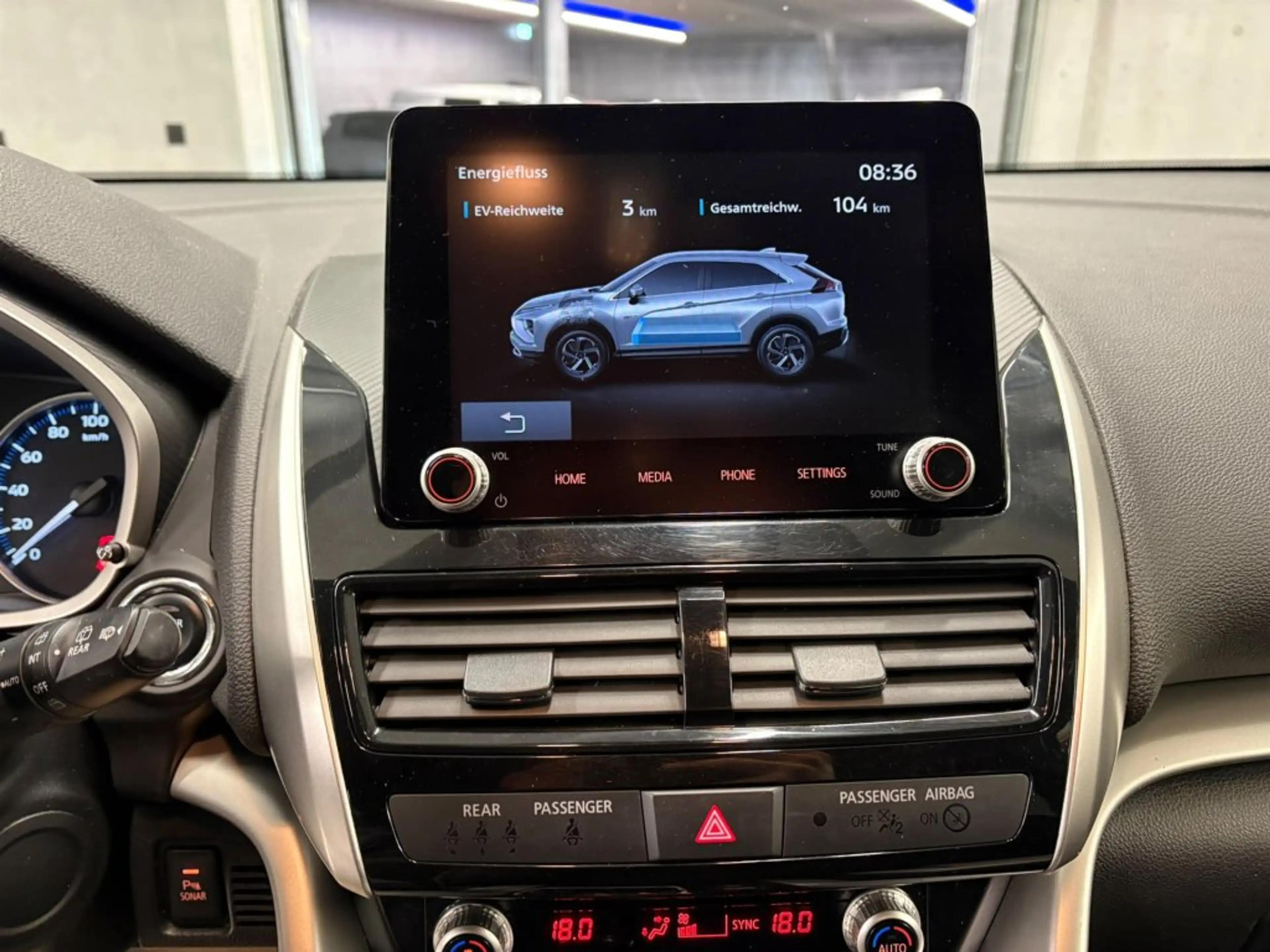 Mitsubishi Eclipse Cross PHEV 2,4 4WD Intense+ no HUD 21 — photo 11