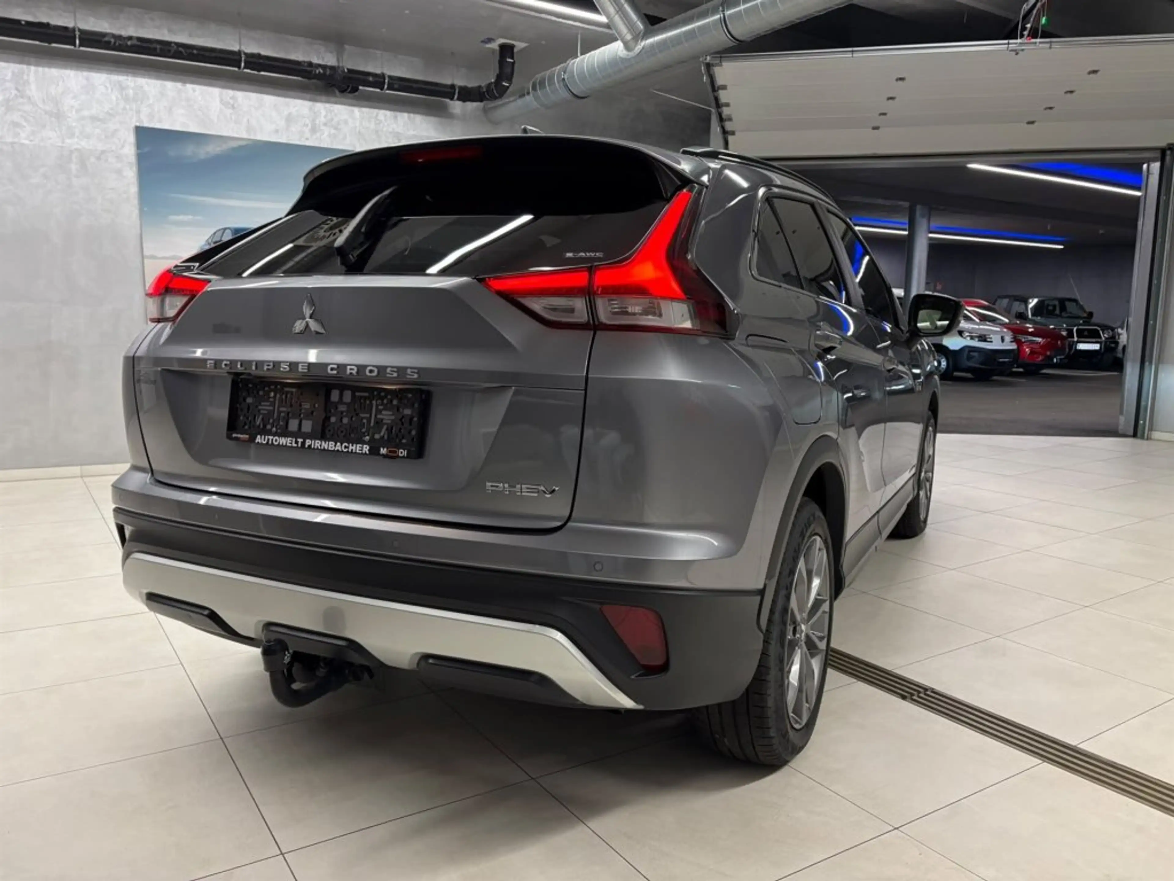 Mitsubishi Eclipse Cross PHEV 2,4 4WD Intense+ no HUD 21 — photo 5