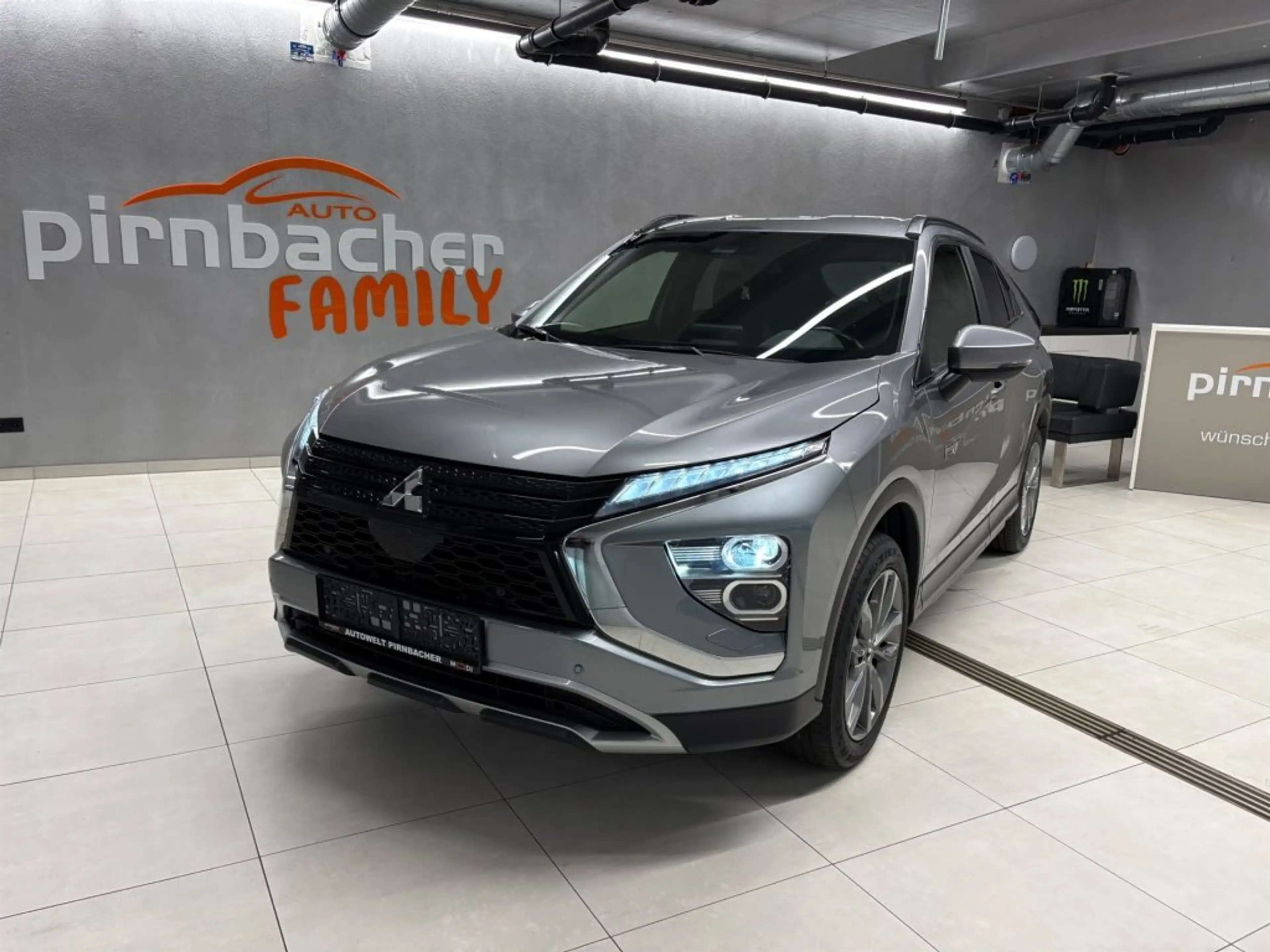 Mitsubishi Eclipse Cross PHEV 2,4 4WD Intense+ no HUD 21 — photo 2