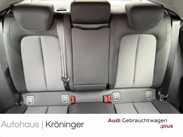 Audi Q2 view 10