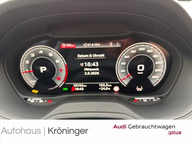 Audi Q2 view 12