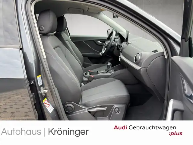 Audi Q2 view 9