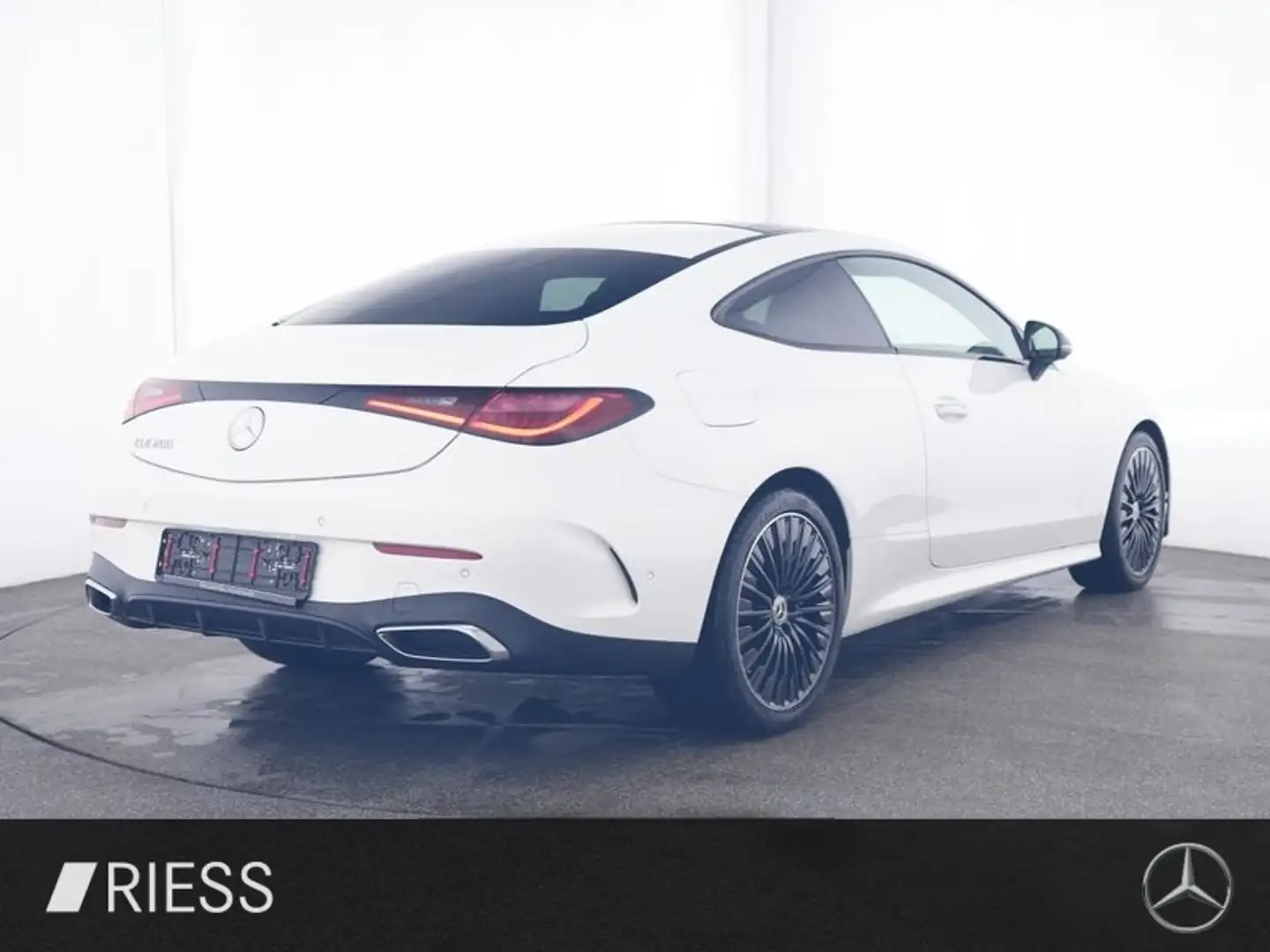Mercedes-Benz CLE 200 Coupé AMG FAHRASSIST PANO NIGHT RFK DIST Weiß - 2