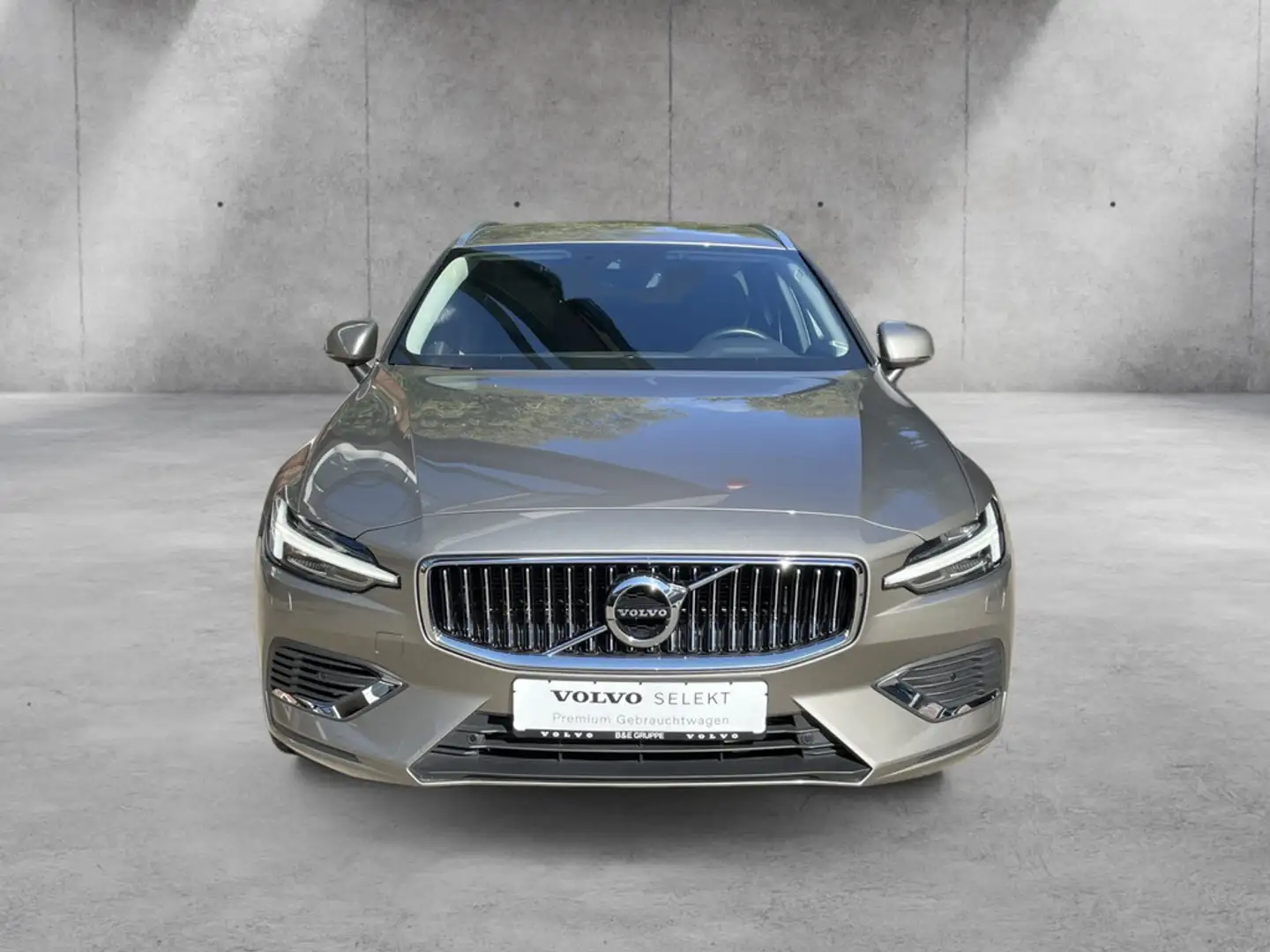 Volvo V60 T6 Plus Bright Recharge Plug-In Hybrid AWD Grigio - 2