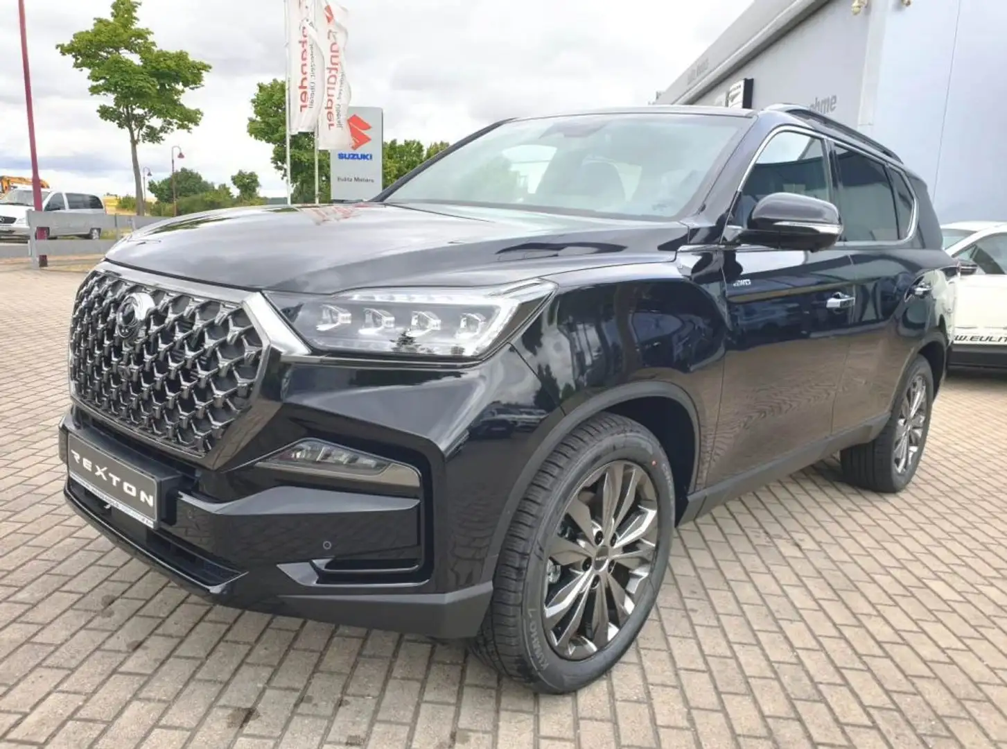 SsangYong Rexton 2.2 e-XDi 220 4WDAut. Black Noir - 1