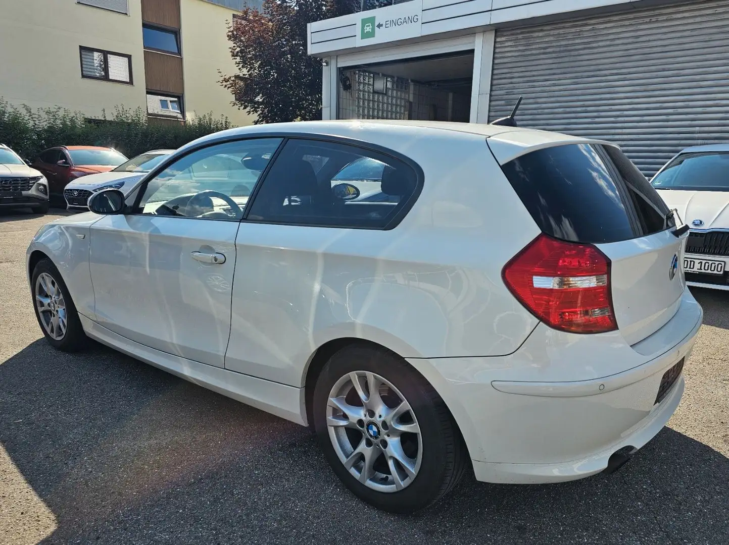 BMW 116 Baureihe 1 Lim. 116i Weiß - 2