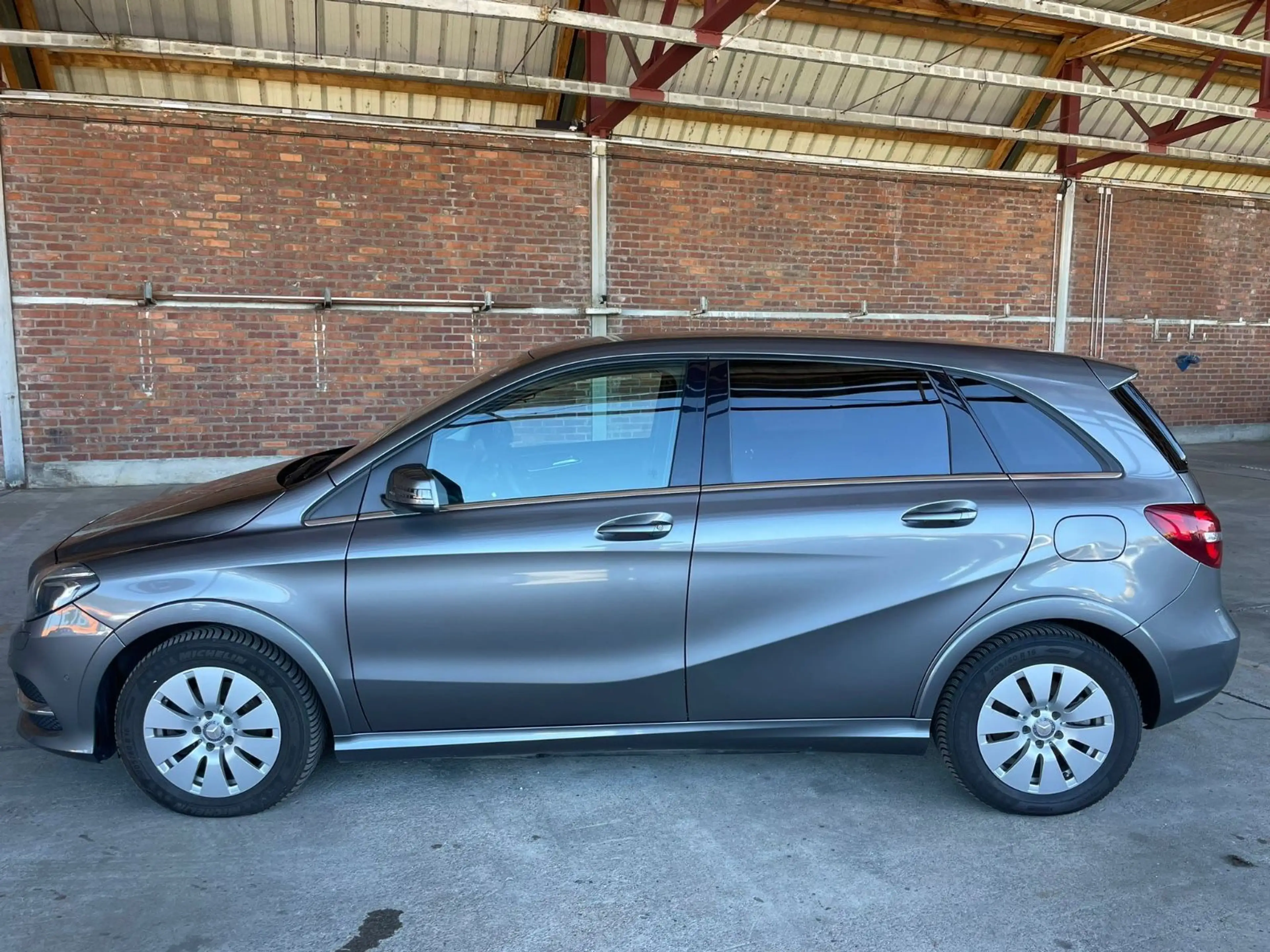 Mercedes-Benz B Electric Drive B-Klasse 250 eDrive/Navi /Sitzheizung/XENON — photo 8