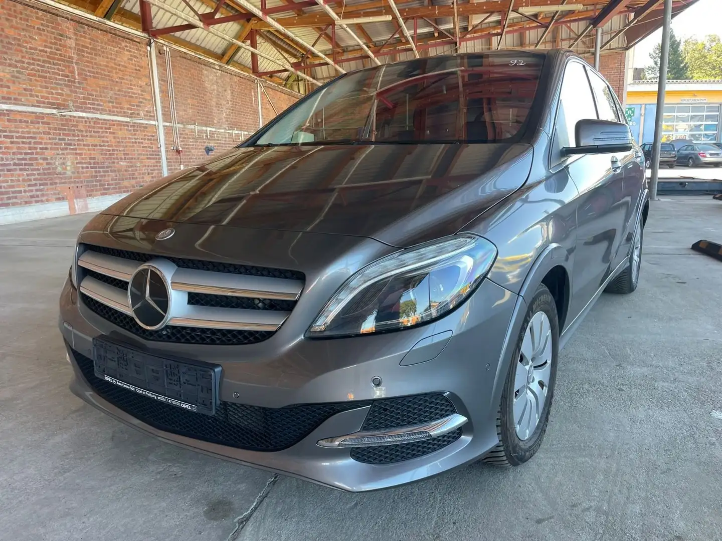 Mercedes-Benz B Electric Drive B-Klasse 250 eDrive/Navi /Sitzheizung/XENON Grau - 1
