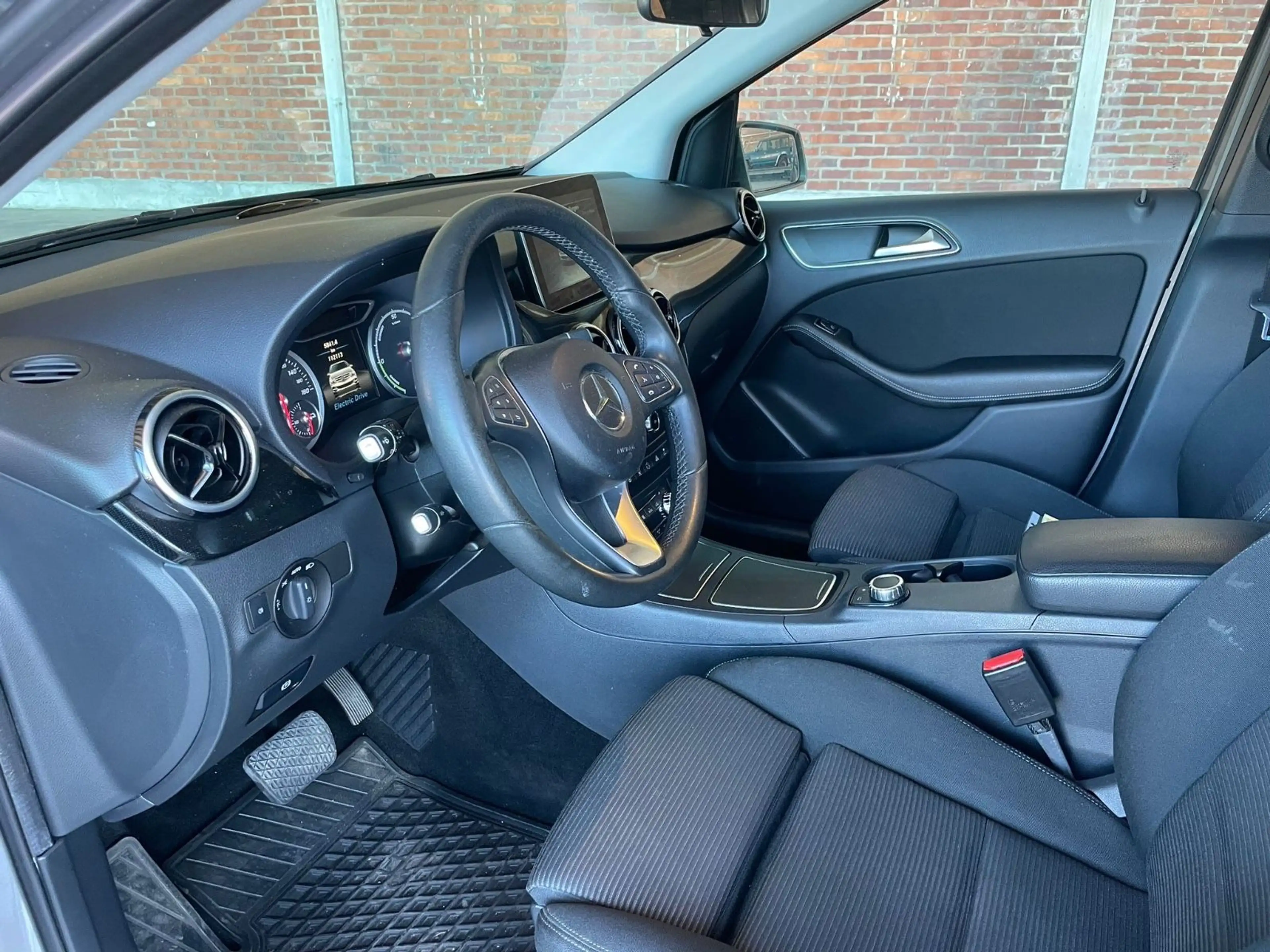 Mercedes-Benz B Electric Drive B-Klasse 250 eDrive/Navi /Sitzheizung/XENON — photo 9