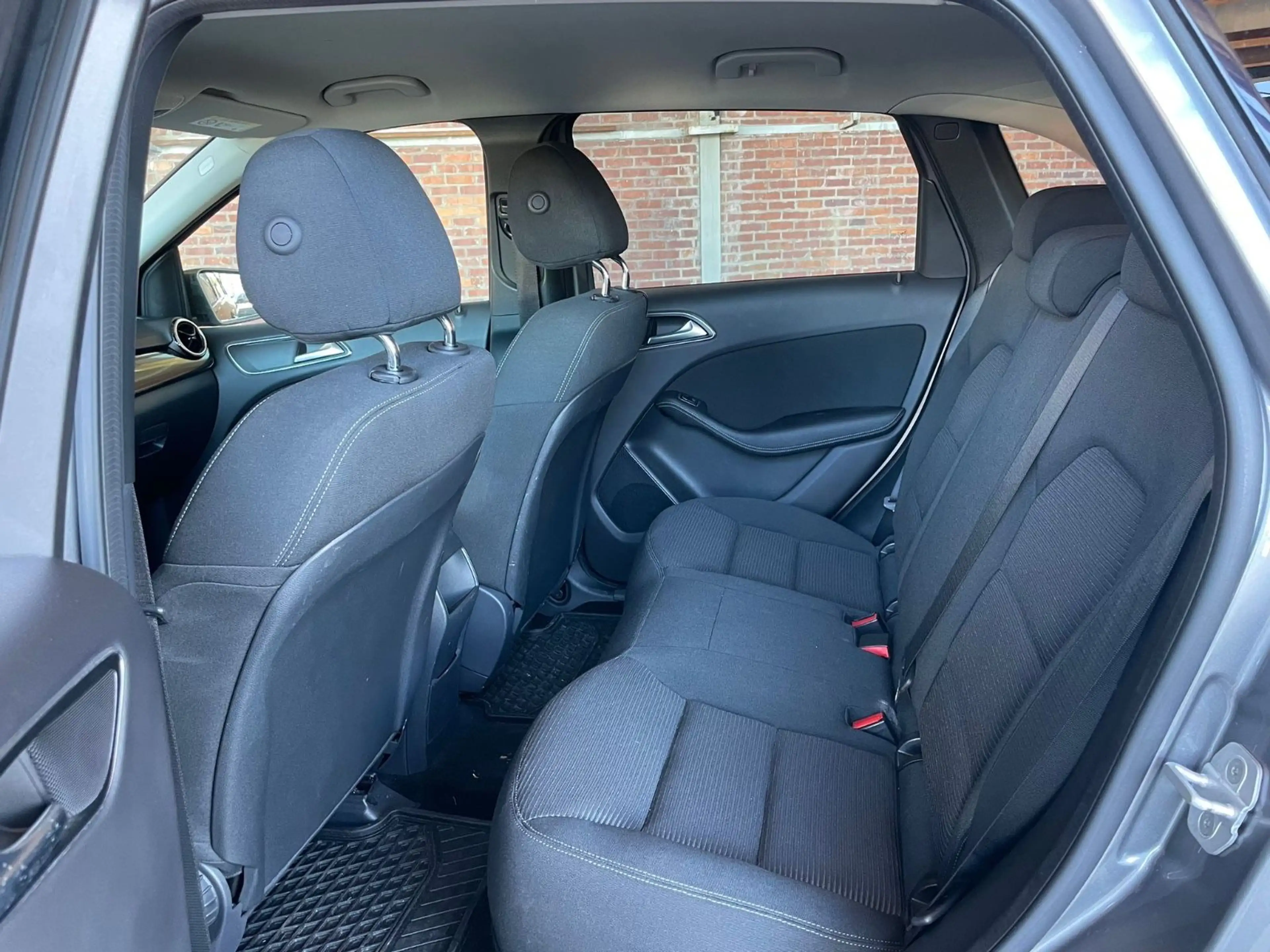 Mercedes-Benz B Electric Drive B-Klasse 250 eDrive/Navi /Sitzheizung/XENON — photo 13