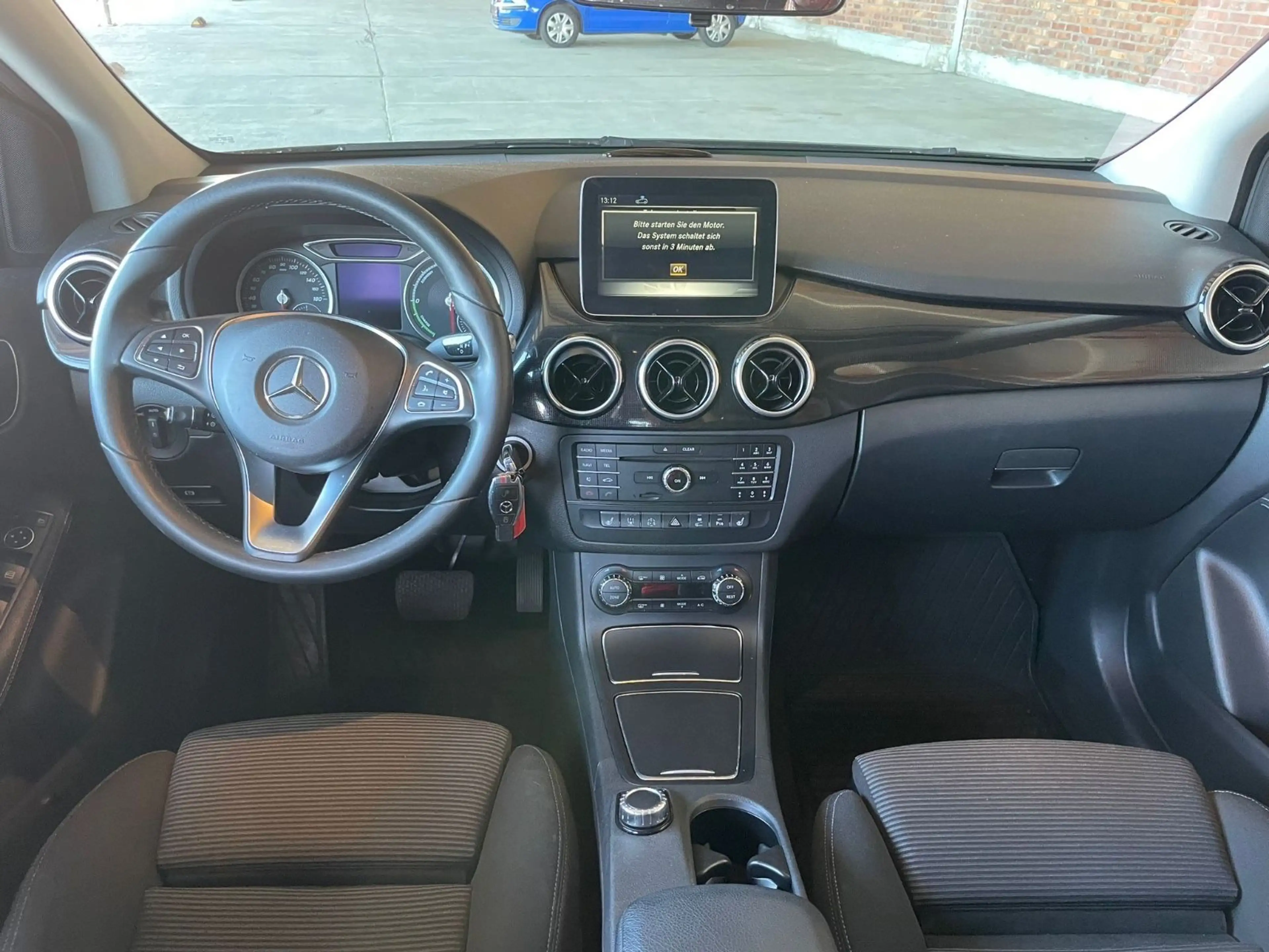 Mercedes-Benz B Electric Drive B-Klasse 250 eDrive/Navi /Sitzheizung/XENON — photo 10