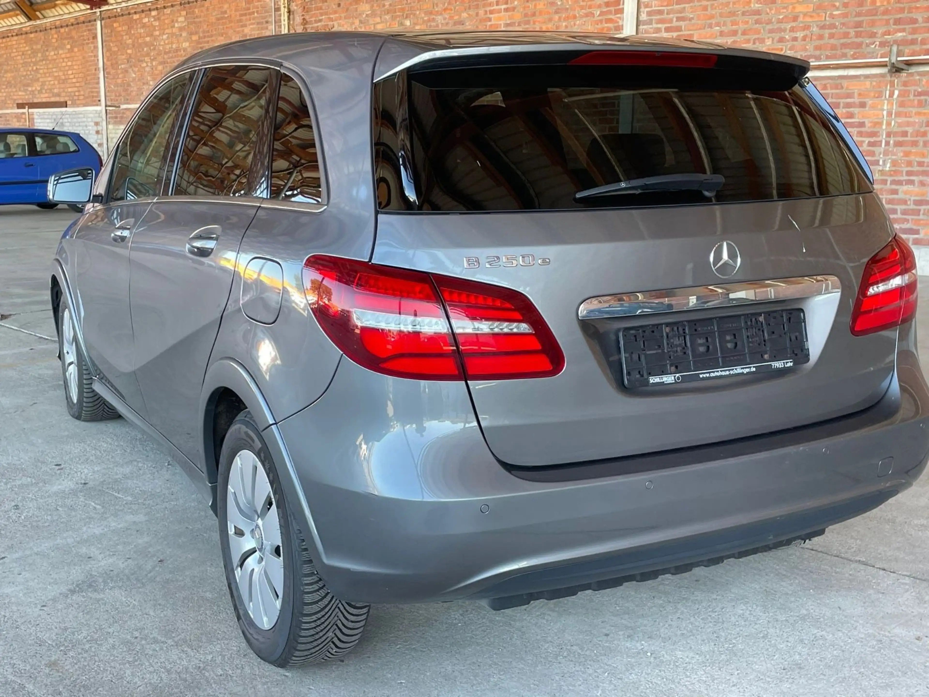 Mercedes-Benz B Electric Drive B-Klasse 250 eDrive/Navi /Sitzheizung/XENON — photo 7