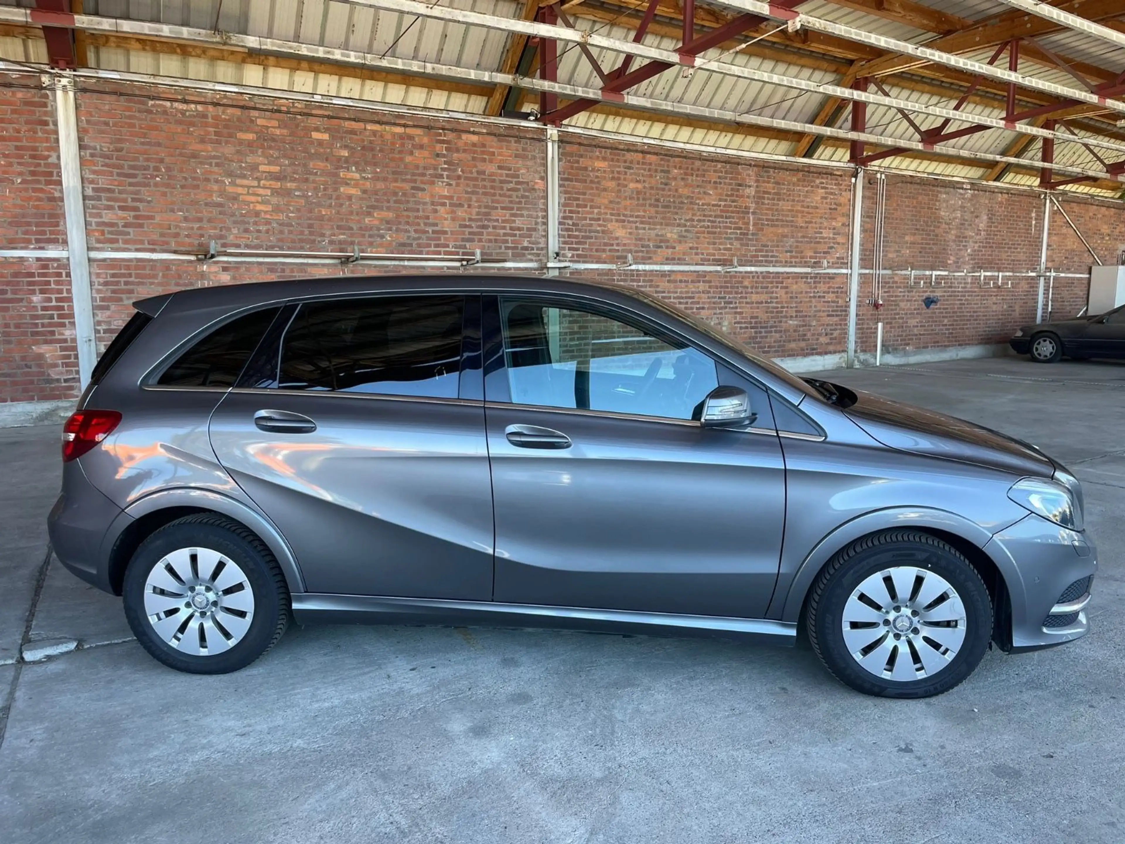 Mercedes-Benz B Electric Drive B-Klasse 250 eDrive/Navi /Sitzheizung/XENON — photo 4