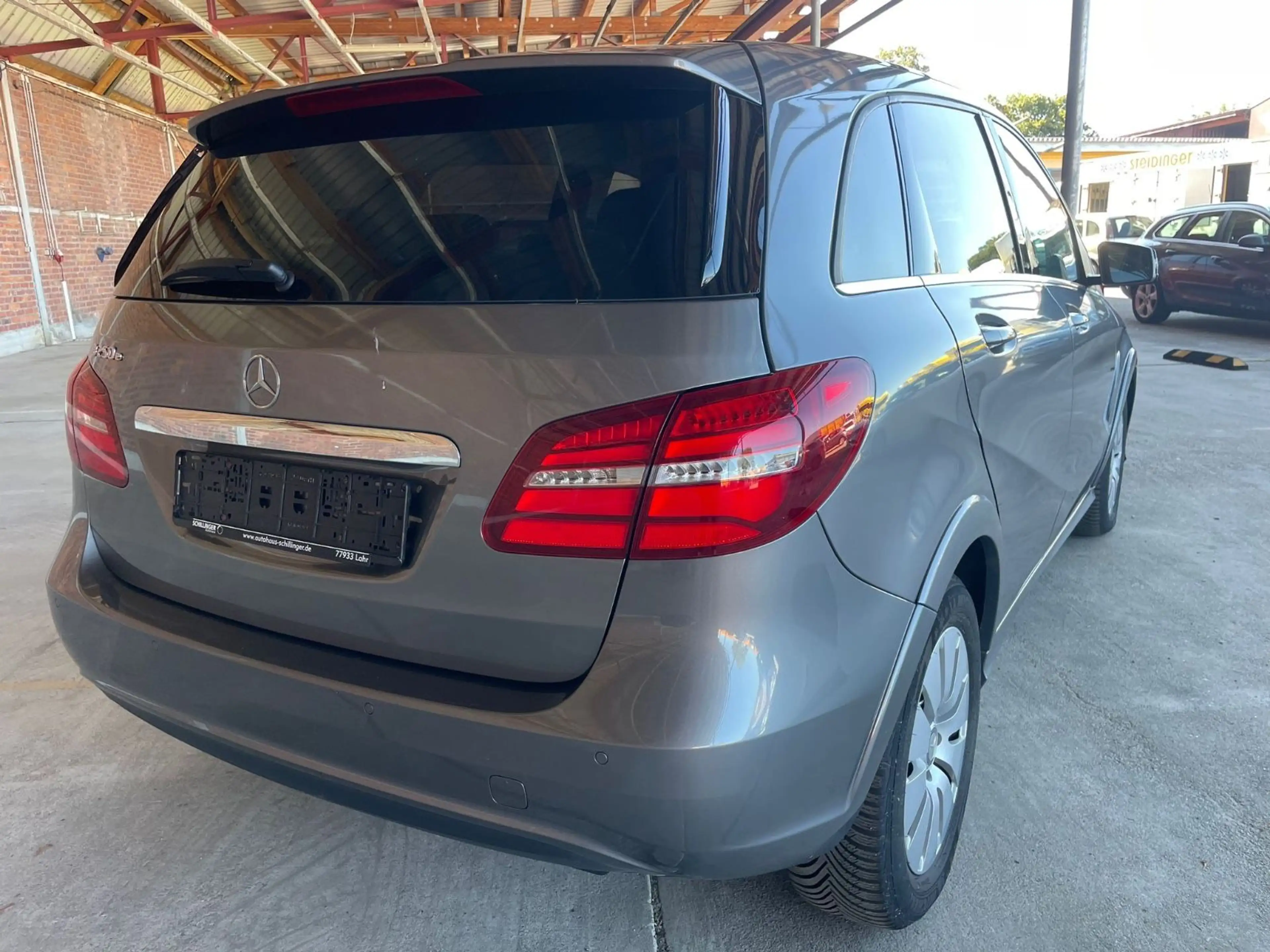 Mercedes-Benz B Electric Drive B-Klasse 250 eDrive/Navi /Sitzheizung/XENON — photo 5