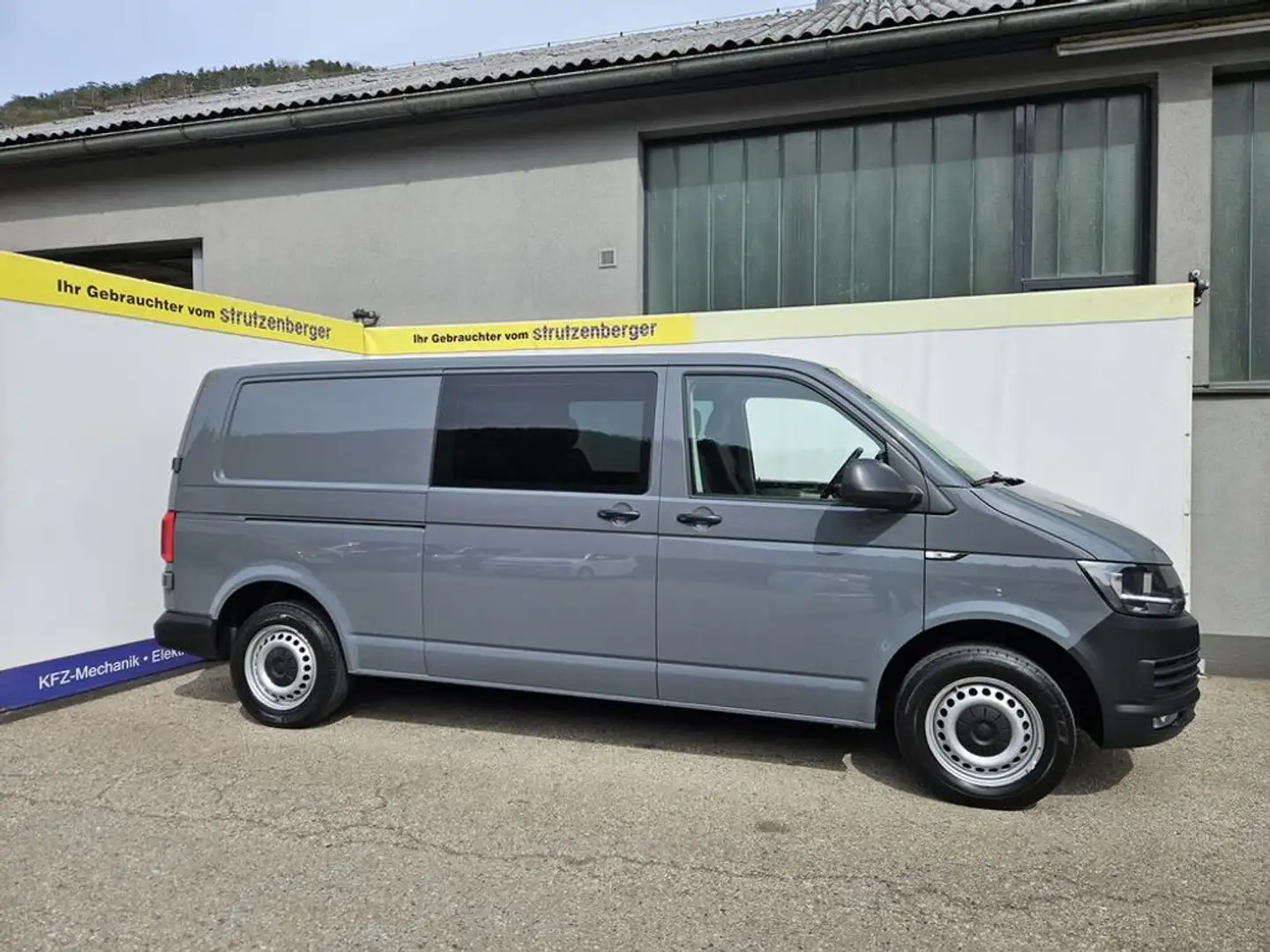 Volkswagen T6 Transporter Doka Kasten lang 4Motion 6 Sitze Gris - 1