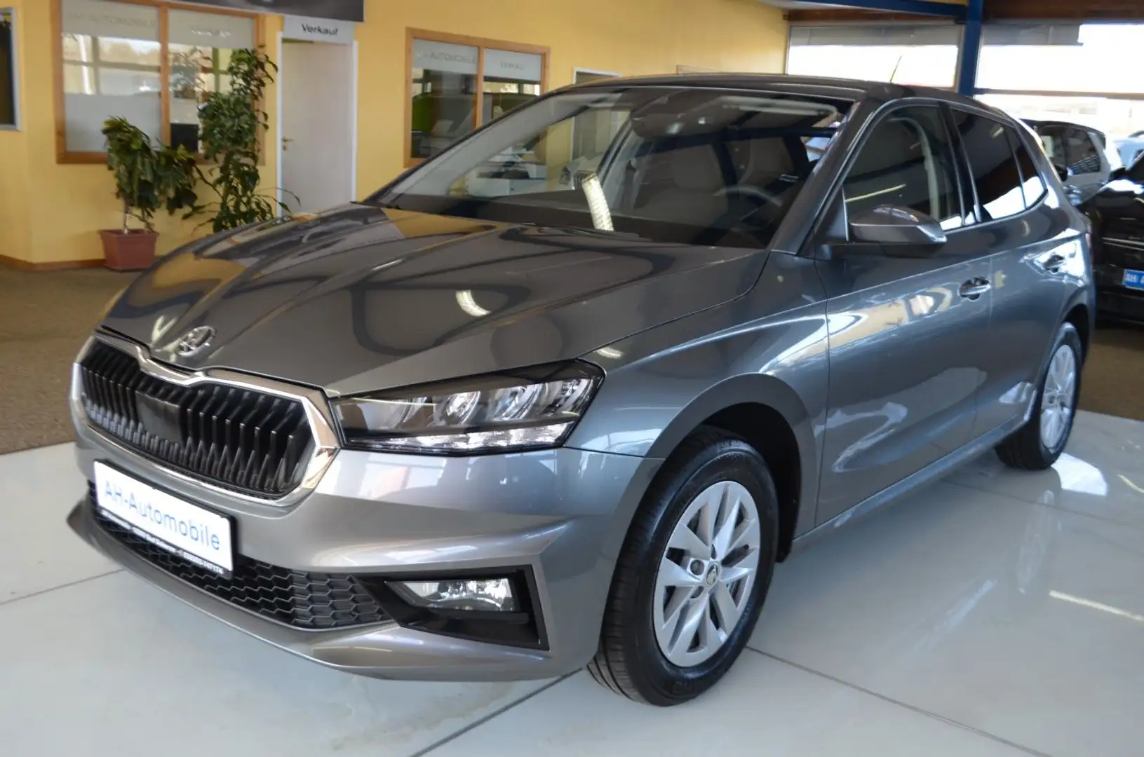 Skoda Fabia Essence KLIMAANLAGE / TEMPOMAT / 1.HAND Gris - 1