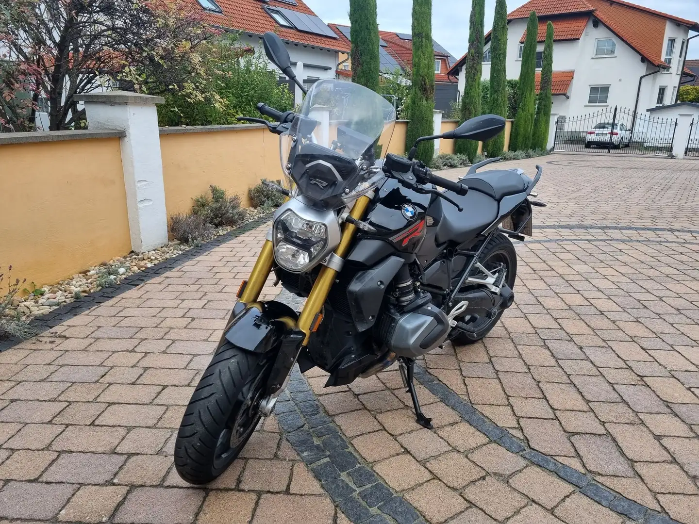 BMW R 1250 R Navi, 3 Pakete, Alle Inspektionen, top gepflegt Černá - 1