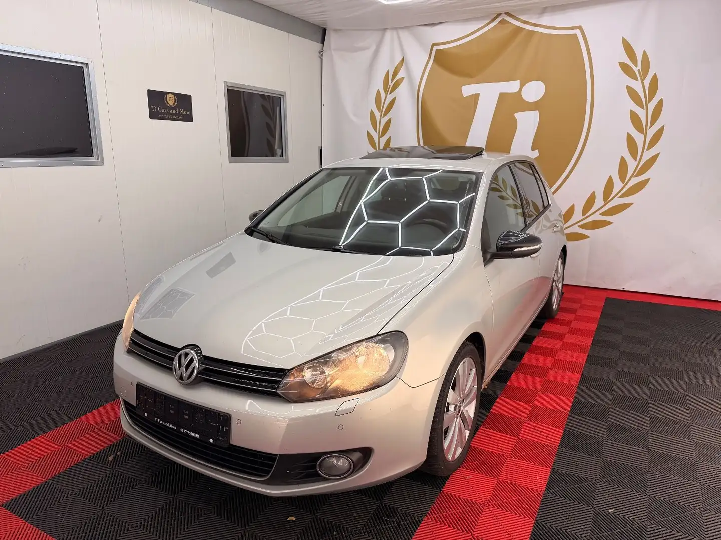 Volkswagen Golf *Golf*VI*Style*STZGH*SCHIEBEDACH*TÜV* Gold - 1