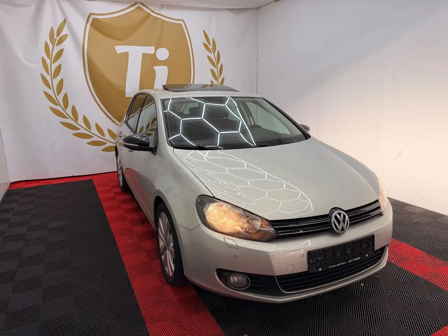 Volkswagen Golf *Golf*VI*Style*STZGH*SCHIEBEDACH*TÜV* Gold - 2