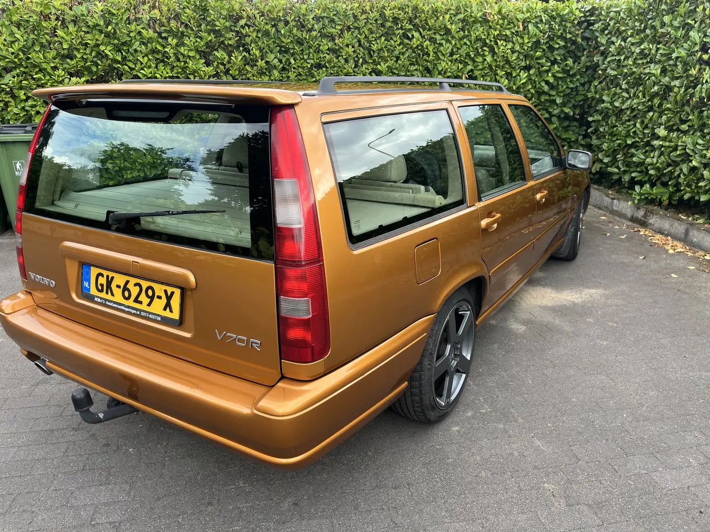 Volvo V70 R - FWD automaat Giallo - 2