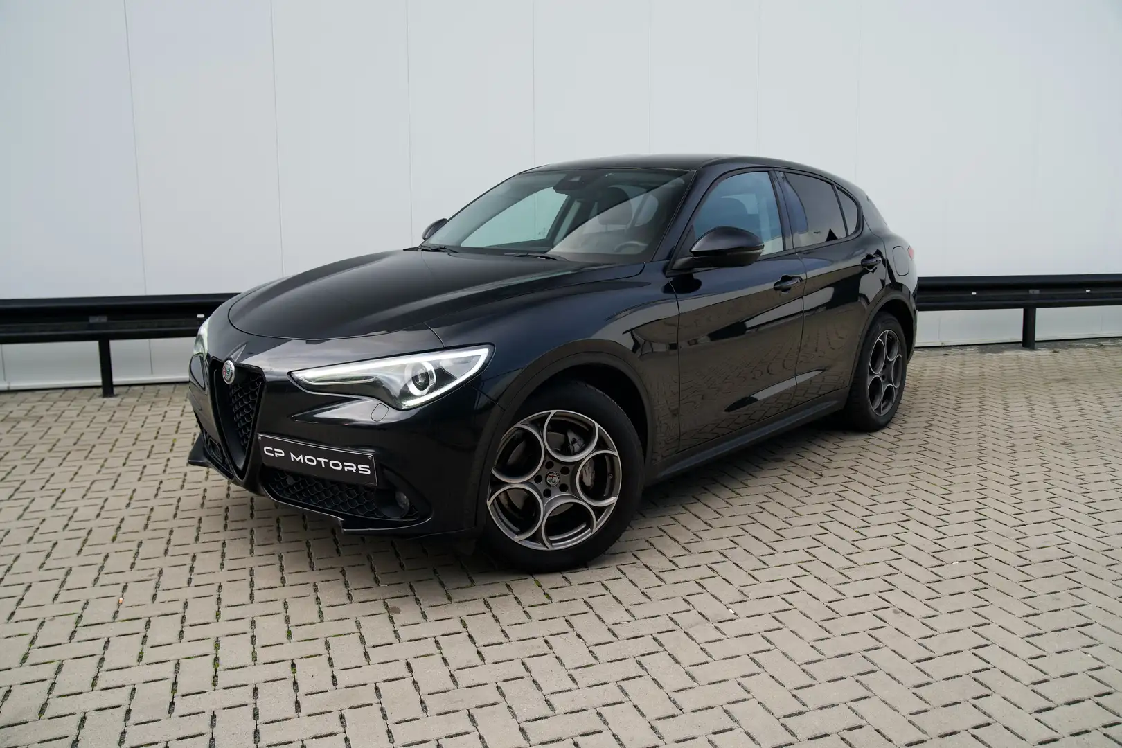 Alfa Romeo Stelvio 2.2D | AUTOMAAT | EURO 6 | CARPLAY | AIRCO | TOP!! Schwarz - 1