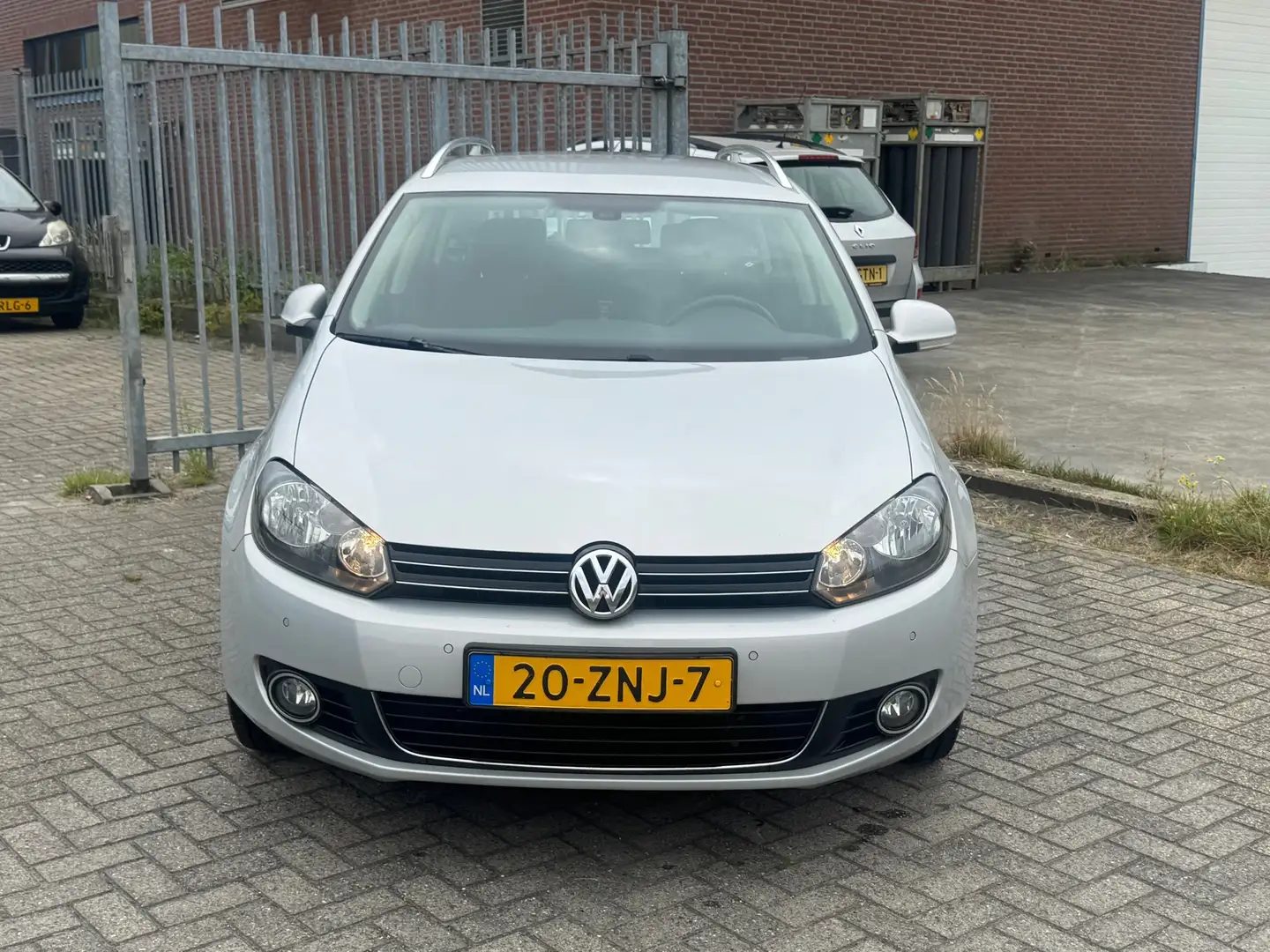 Volkswagen Golf Variant 1.2 TSI High Executive Line BlueMotion NL AUTO NAP Grau - 2