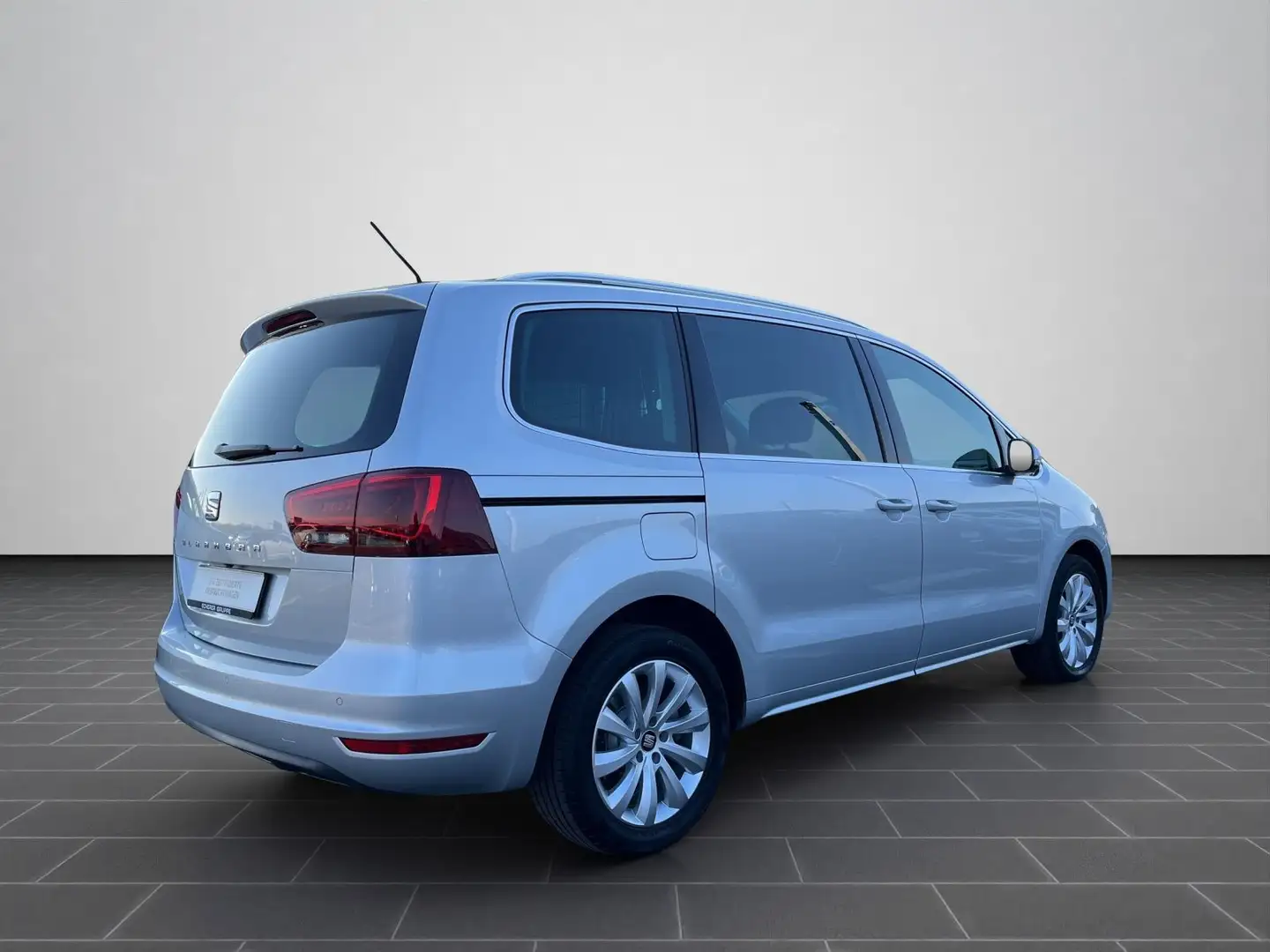 SEAT Alhambra Style 2.0 TDI DSG Bi-XENON NAVI PANO AC Silber - 2