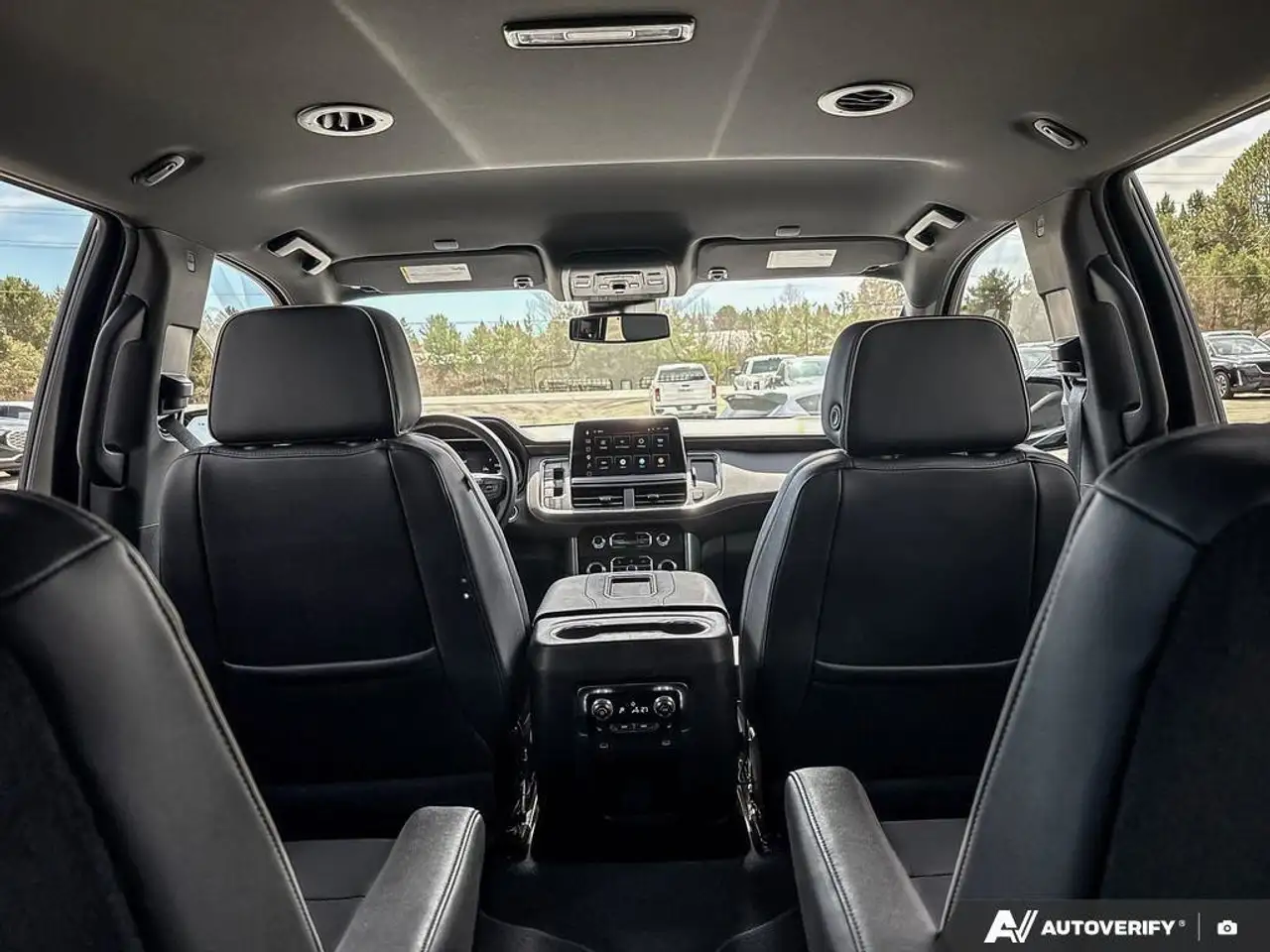GMC Yukon снимка GMC Yukon