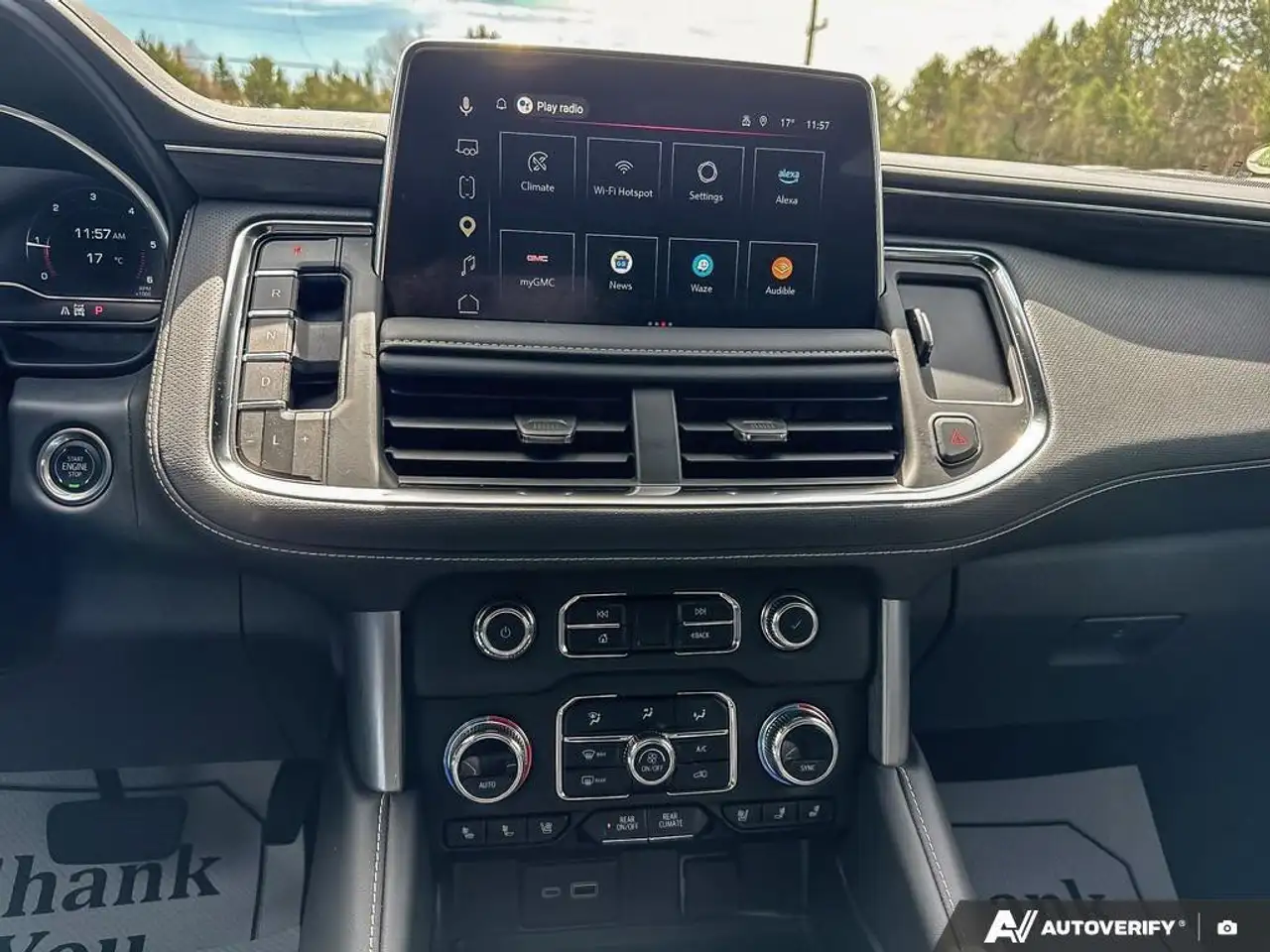GMC Yukon снимка GMC Yukon