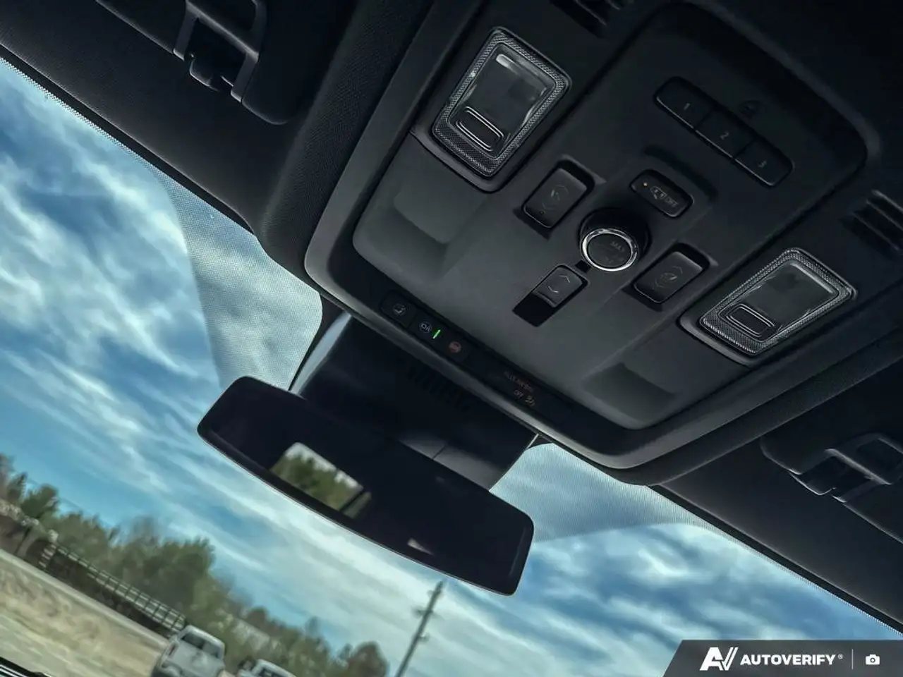GMC Yukon снимка GMC Yukon