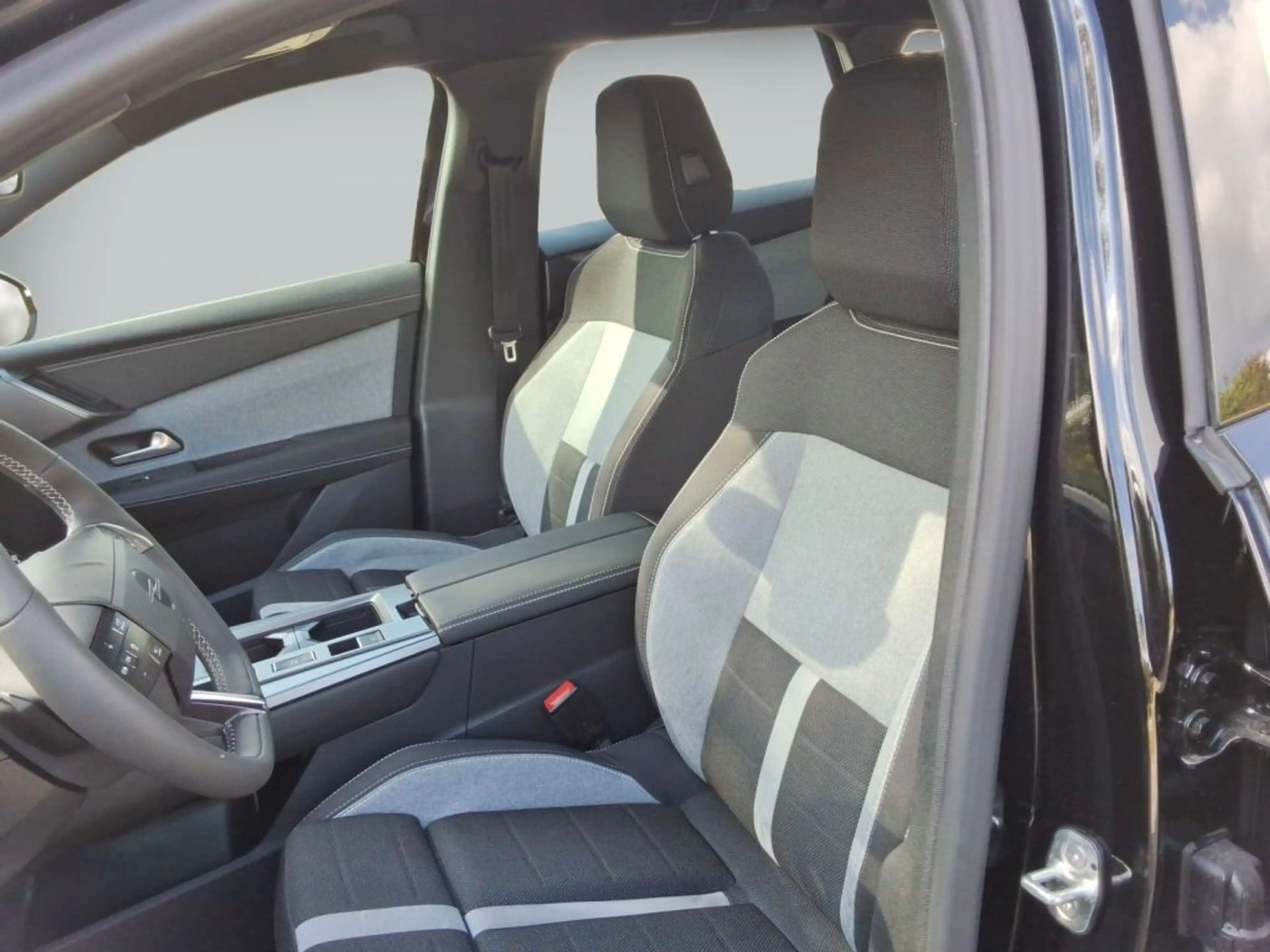 Opel Grandland 1.2 DI Hybrid 48 V Automatik Edition — photo 10