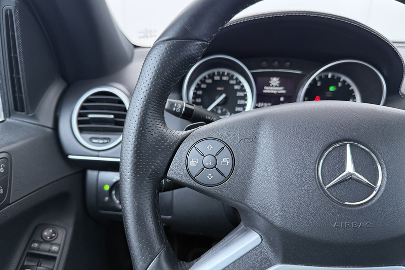 Mercedes-Benz ML 300 M-klasse CDI V6 Aut. *Youngtimer* Schuif-/kantelda — photo 17
