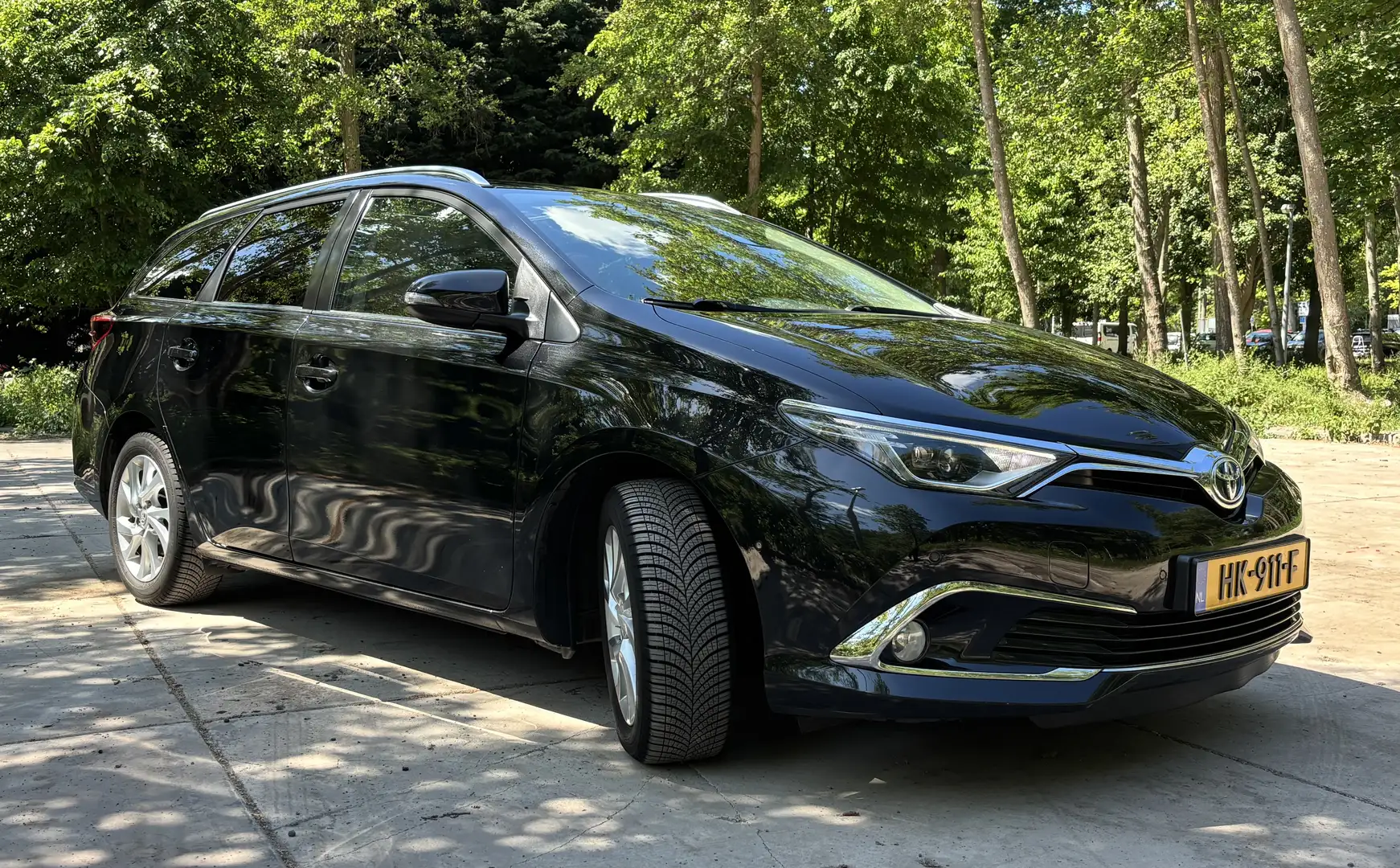 Toyota Auris 1.8 Hybrid Lease Pro Fekete - 2