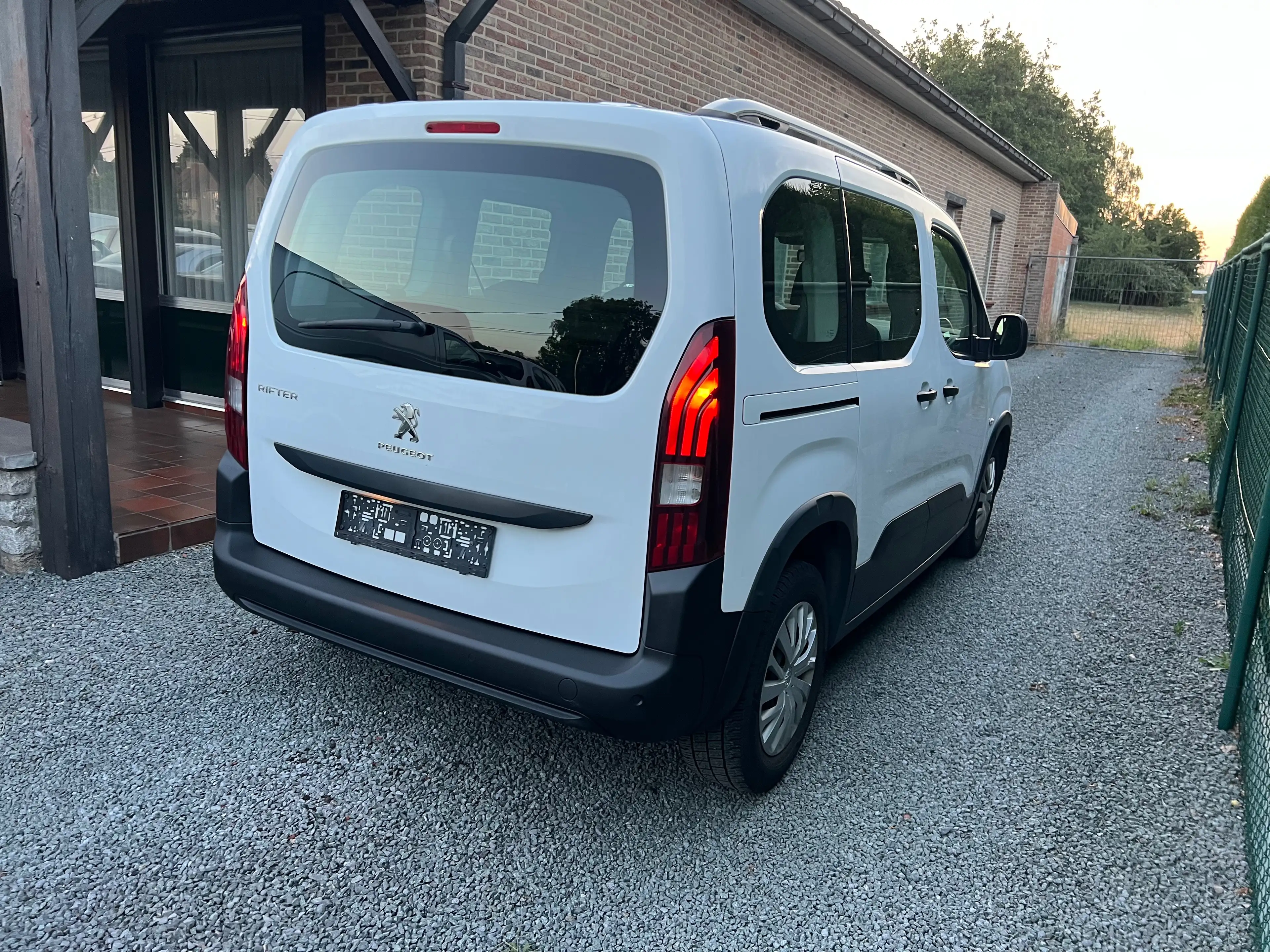 Peugeot Rifter Rifter 1.5 BlueHDi Standard Active — photo 4