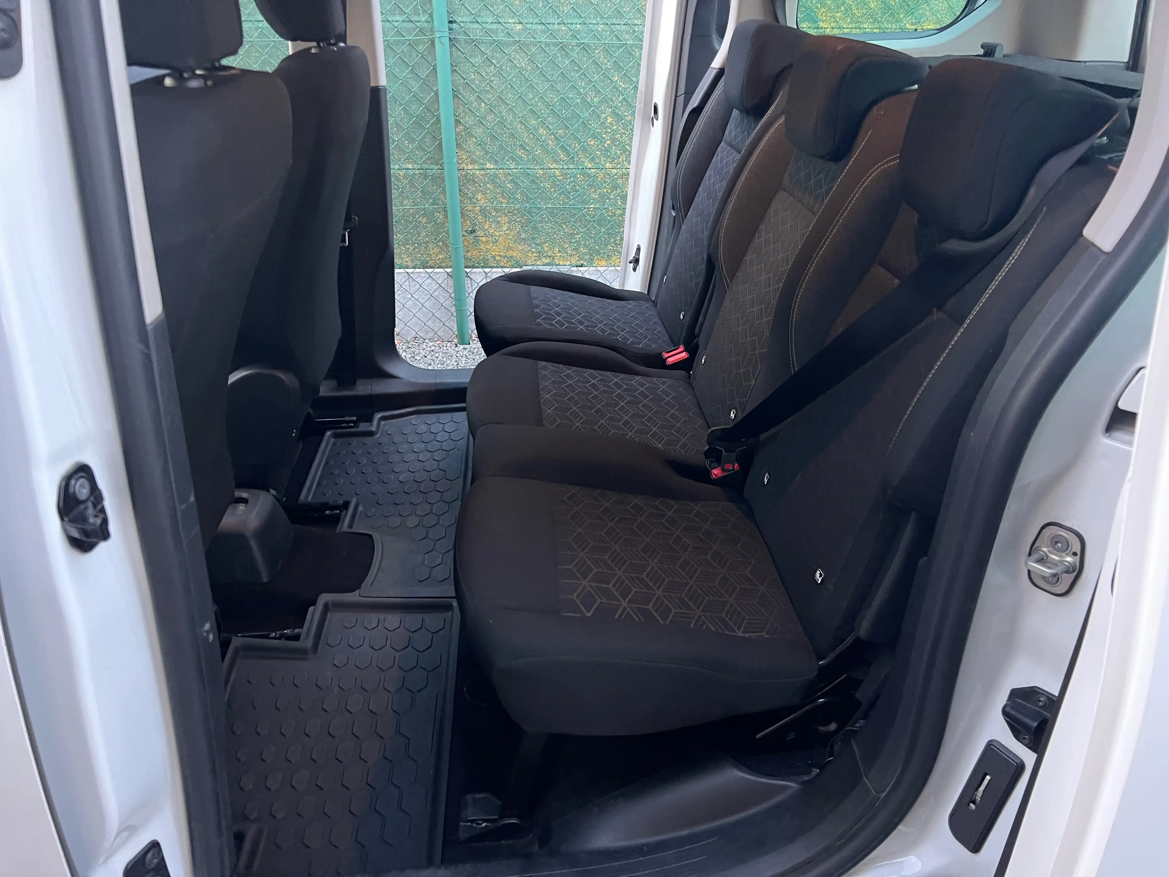 Peugeot Rifter Rifter 1.5 BlueHDi Standard Active — photo 7